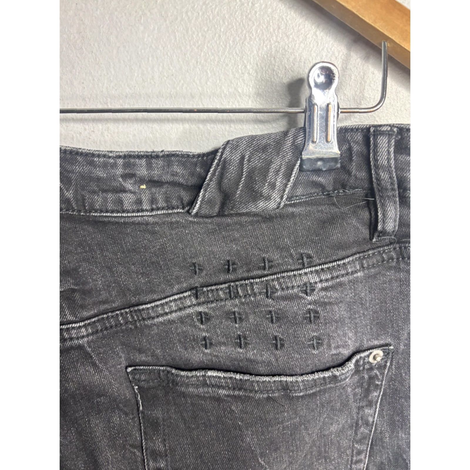 Ksubi Ksubi Jeans Mens 34x33 Black Skinny Stretch Denim Faded Wash Cross Embroidery Size US 34 / EU 50 - 3 Thumbnail