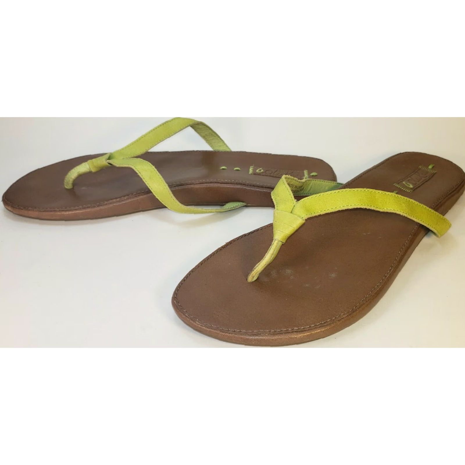 Olukai OluKai Hulali Flats Sandal Flip Flop Women's Size 11M Green Leather Straps Sandals Casual Comfort Arch Support Leather Insole M Strap Size US 11 / IT 41 - 4 Thumbnail