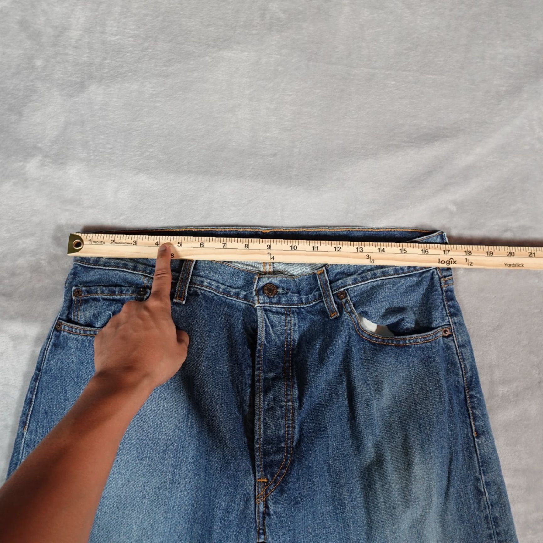 Levi's VINTAGE Levi’s 501 Jeans Mens 34x30 Straight Leg Button Fly Denim Blue 501 Series Retro Mens Jeans Size US 34 / EU 50 - 7 Thumbnail