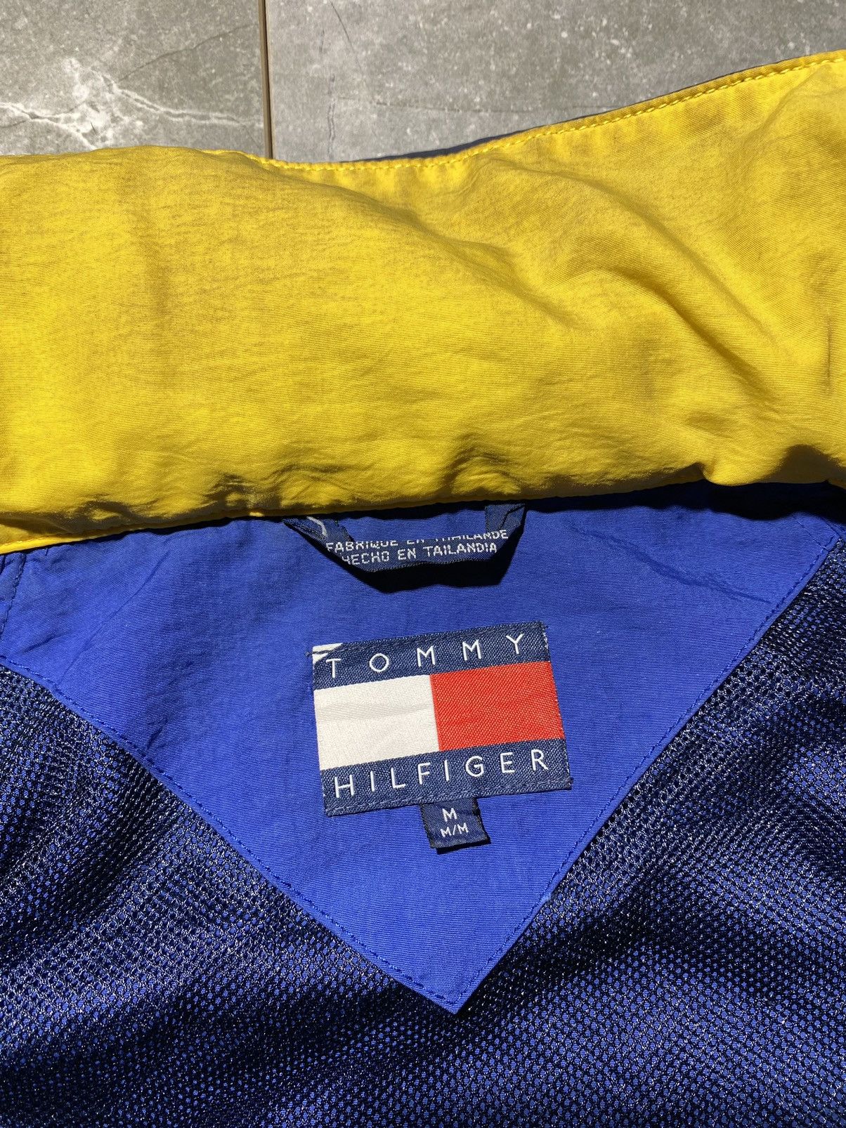 Tommy Hilfiger × Vintage Vintage Tommy Hilfiger Windbreaker Jacket Size US M / EU 48-50 / 2 - 10 Thumbnail