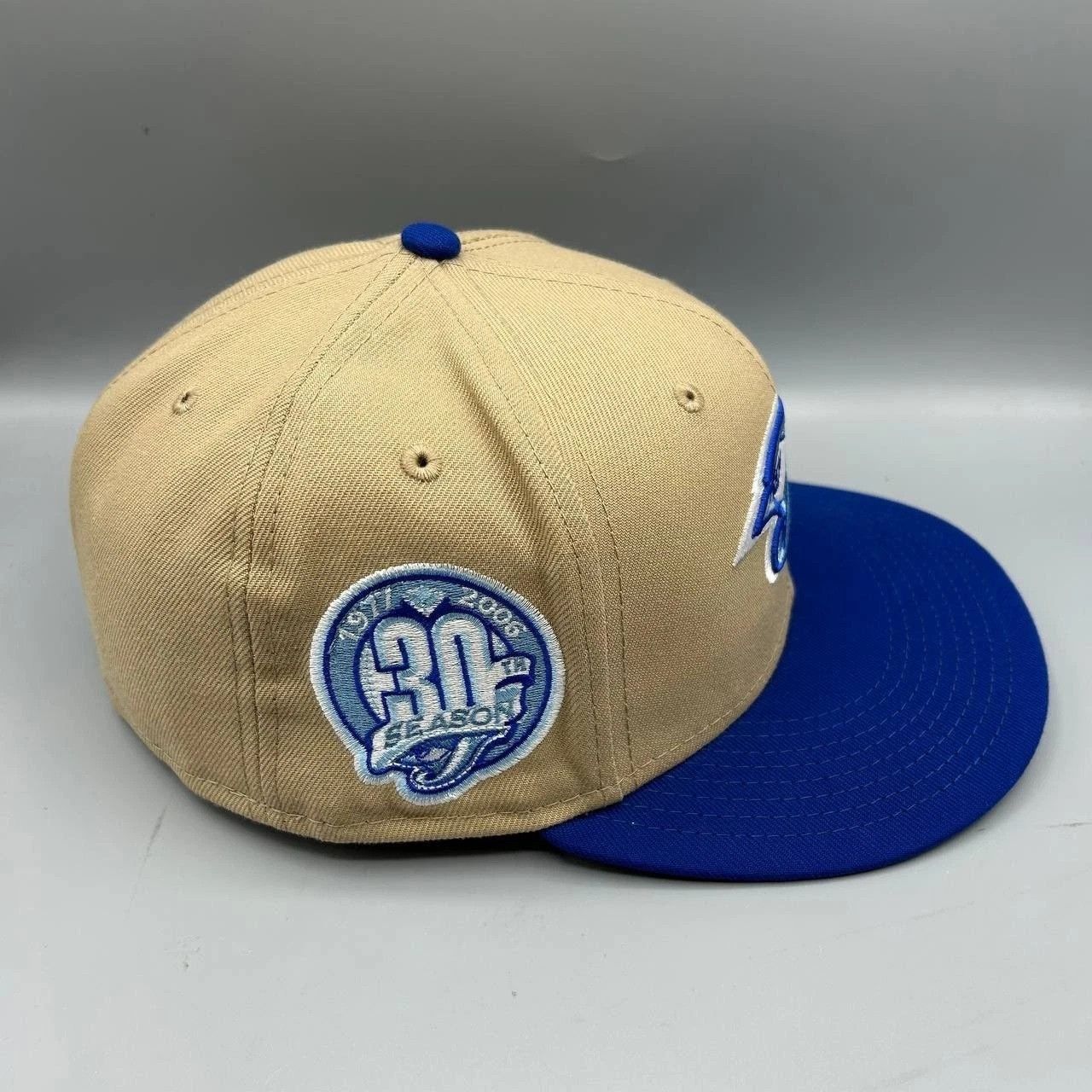 New Era Toronto Blue Jays Hat Men 7 3/8 Beige Blue MLB Fitted Cap Size ONE SIZE - 8 Thumbnail
