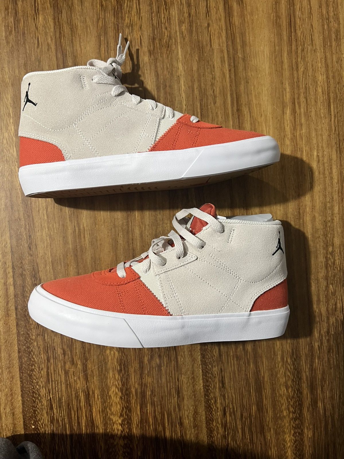 Jordan Brand Jordan Series Mid Size US 9 / EU 42 - 2 Thumbnail