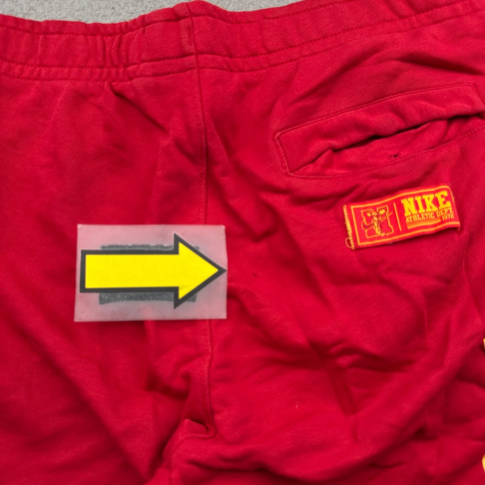 Nike Nike Sweatpants Jogger Club Fleece Logo Graphic Red Small Size US 32 / EU 48 - 8 Thumbnail