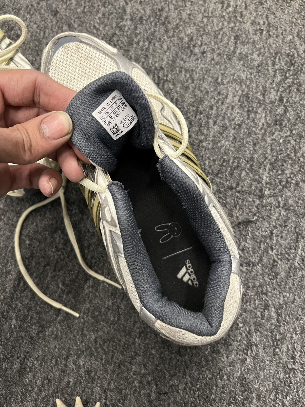 Adidas Bad bunny x adidas Size US 9.5 / EU 42-43 - 6 Thumbnail