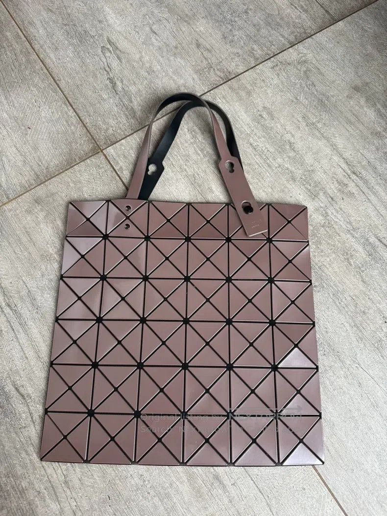 Issey Miyake Issey Miyake Milk Tea Color Six-Grid Shoulder Bag Size ONE SIZE - 1 Thumbnail