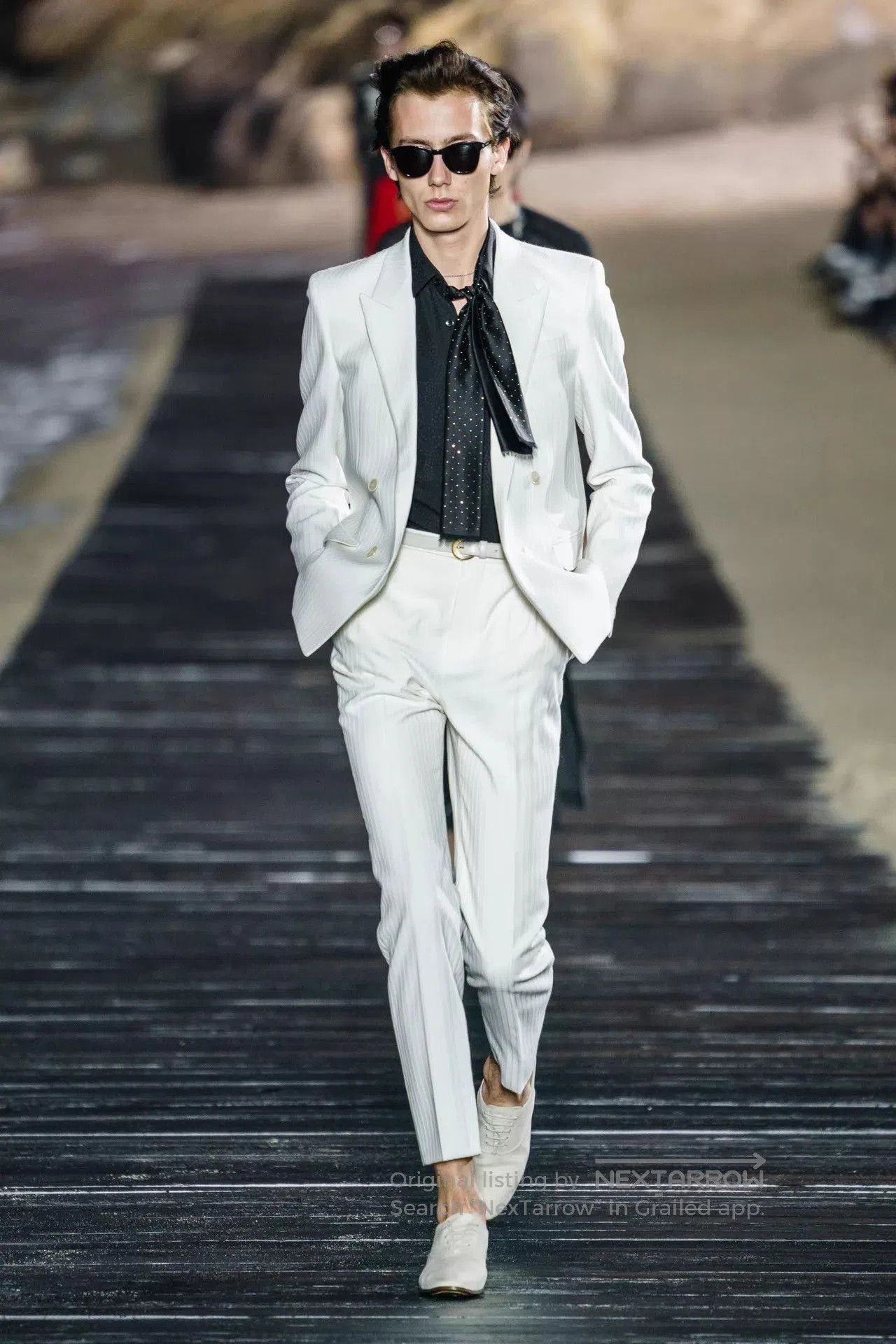 Saint Laurent Paris Beige Pinstripe Double-Breasted Blazer. Size US M / EU 48-50 / 2 - 9 Thumbnail