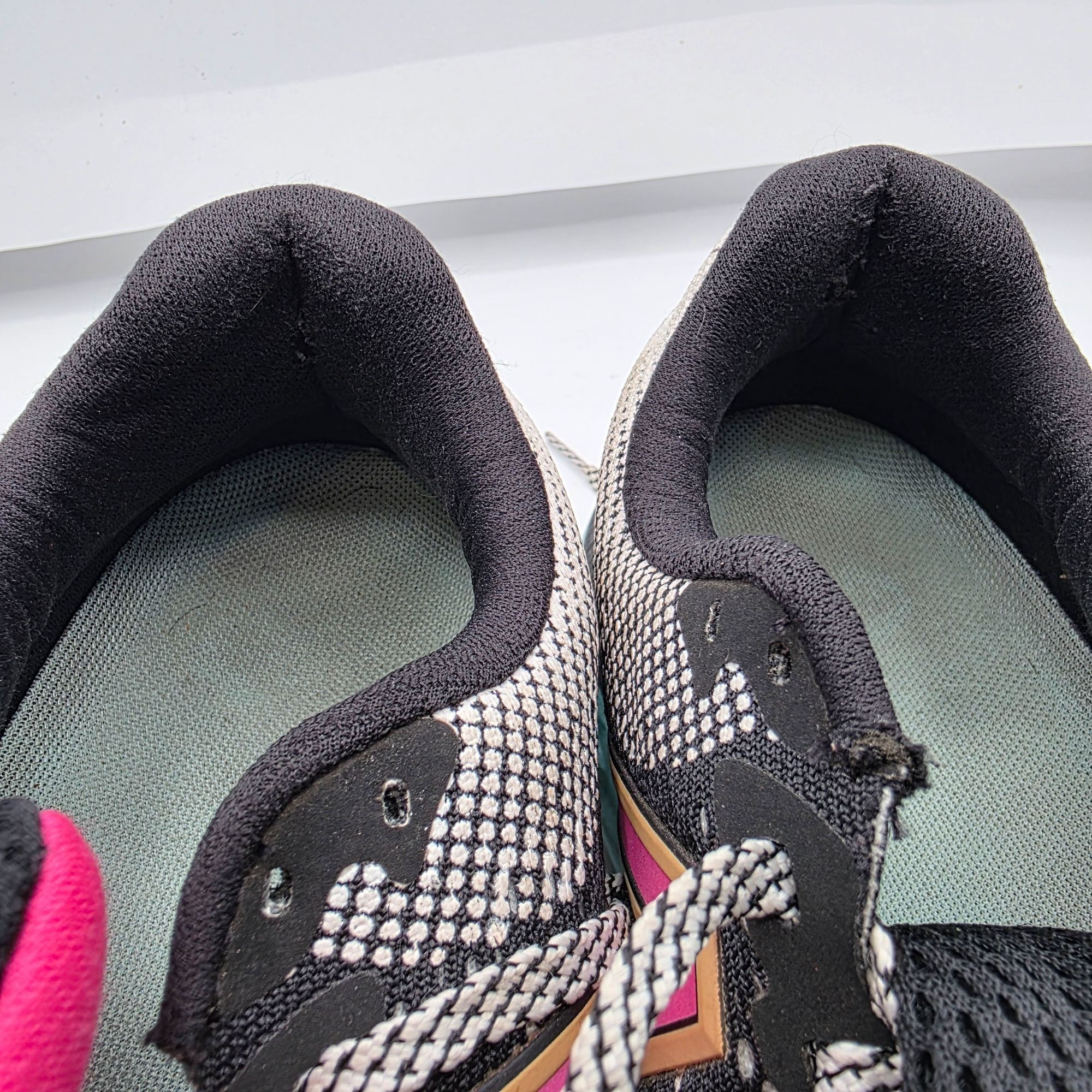New Balance New Balance Fresh Foam 680v7 Womens 8.5 Black Pink Athletic Size US 8.5 / IT 38.5 - 7 Thumbnail