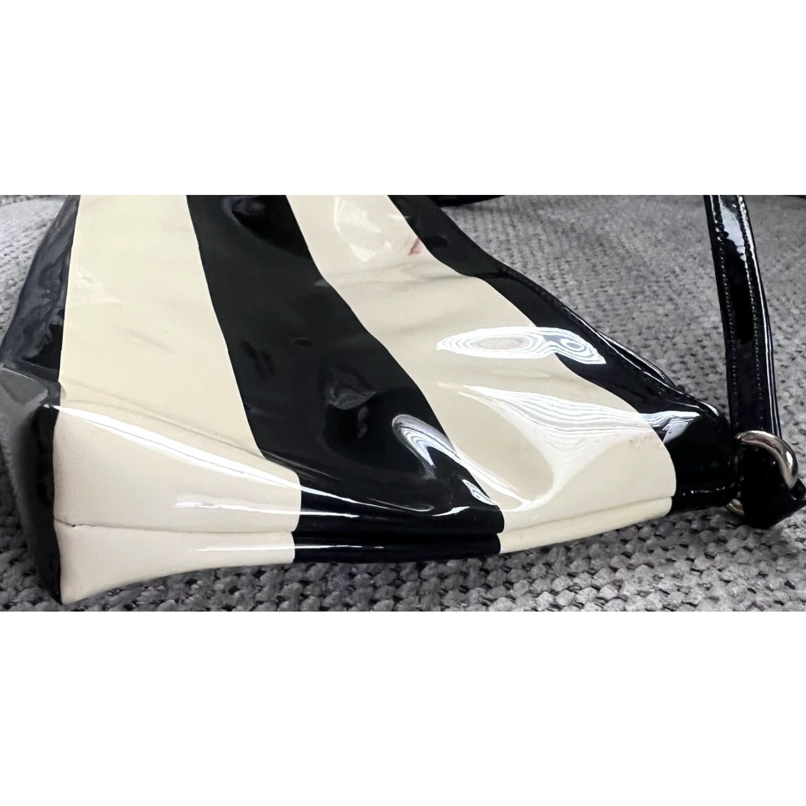 Penn Kate Spade Penn Valley Amy Small Patent Striped Crossbody Bag Purse Cream & Black Women Small Crossbody Patent Leather Shoudler Bag Size ONE SIZE - 5 Thumbnail