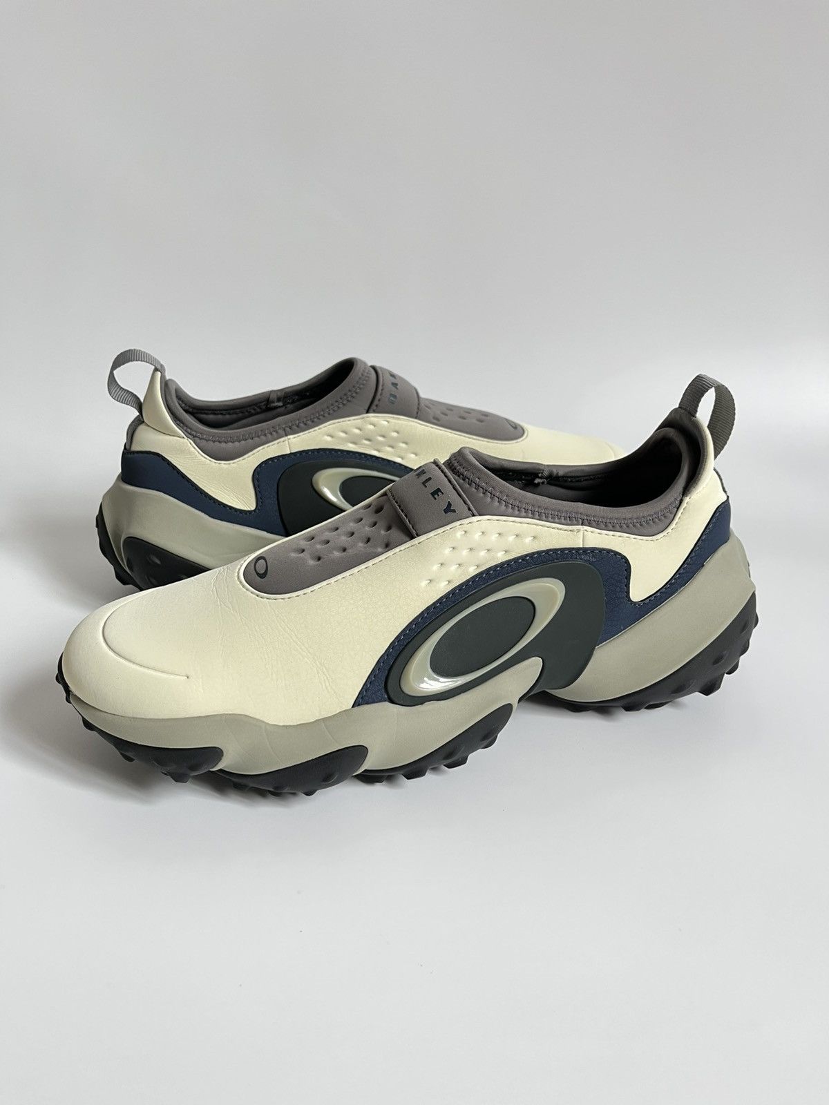 Oakley Oakley Edge Icon “Cream Navy” Size US 11 / EU 44 - 4 Thumbnail
