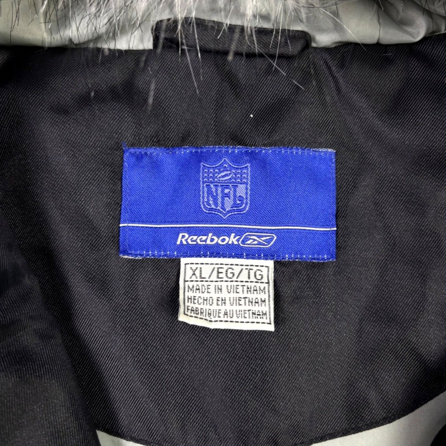 Reebok VINTAGE? No. Size US XL / EU 56 / 4 - 5 Thumbnail