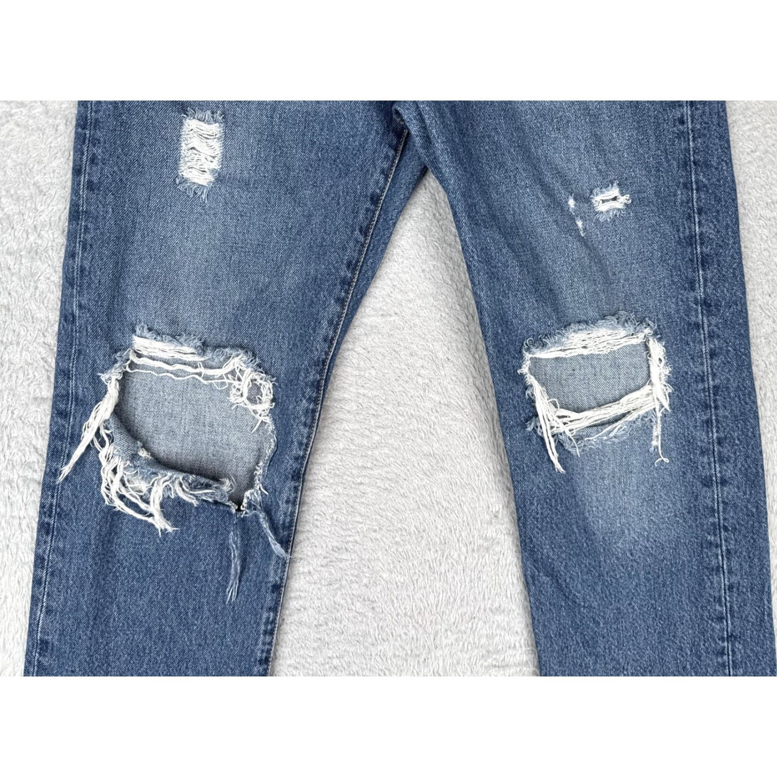 Levi's Levi's Jeans Womens 28x28 Blue Wedgie Straight Distressed High Rise Button Fly Jeans Women Regular 28x28 Blue Distressed Straight Fit Mens Womens? Size 28" / US 6 / IT 42 - 3 Thumbnail