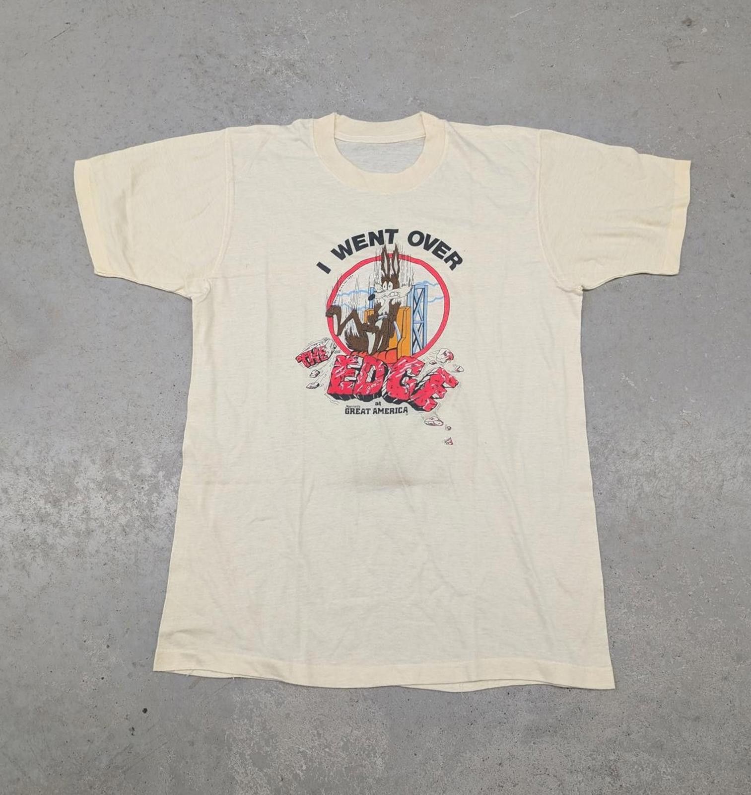 Vintage Vintage 80s "I went Over The Edge" Wile E Coyote T-shirt Size US M / EU 48-50 / 2 - 1 Thumbnail