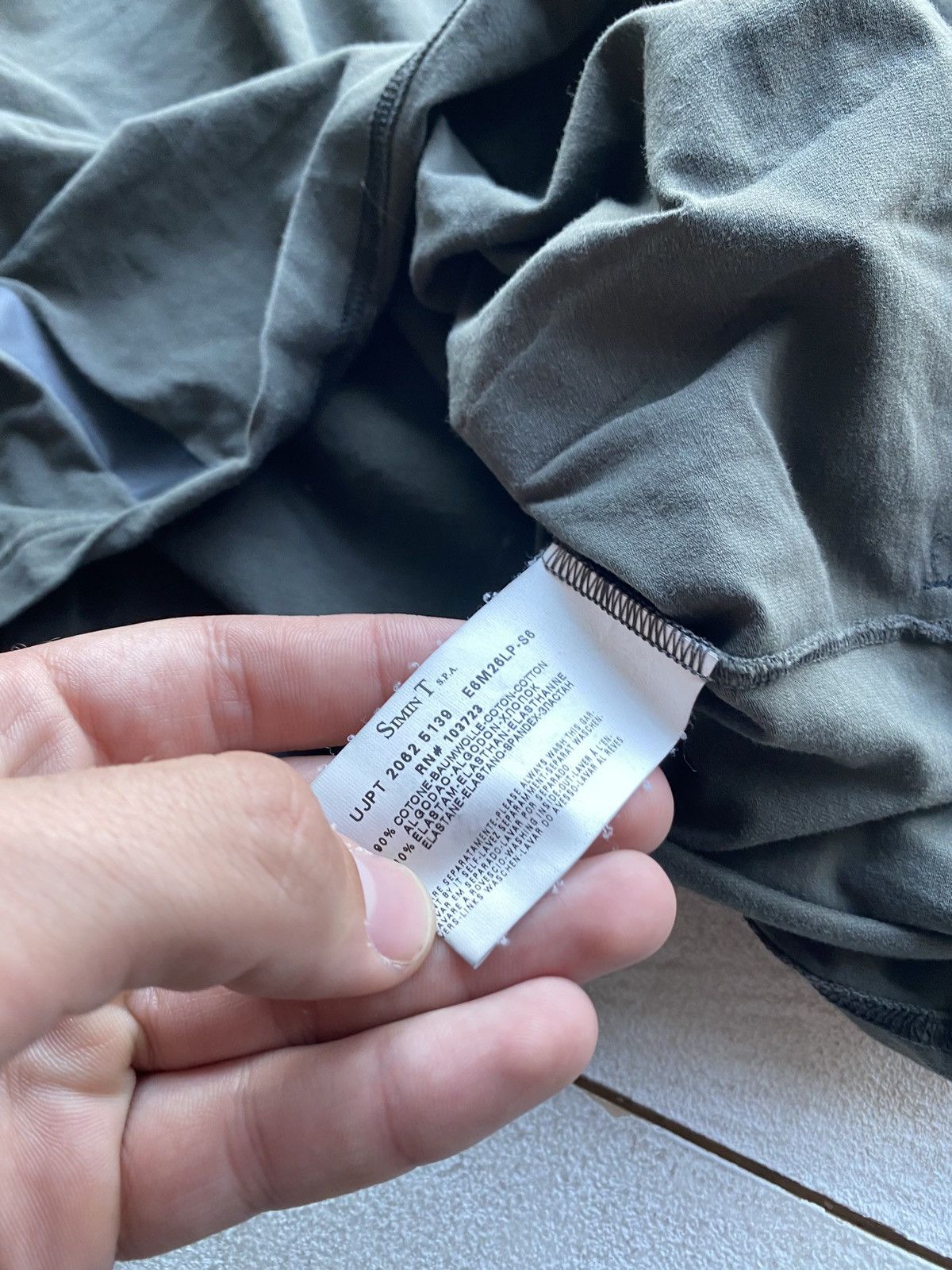 Designer × Giorgio Armani × Vintage VNTG Armani Jeans Green Womens Long Sleeve Tee Assymetrical Size L / US 10 / IT 46 - 7 Thumbnail