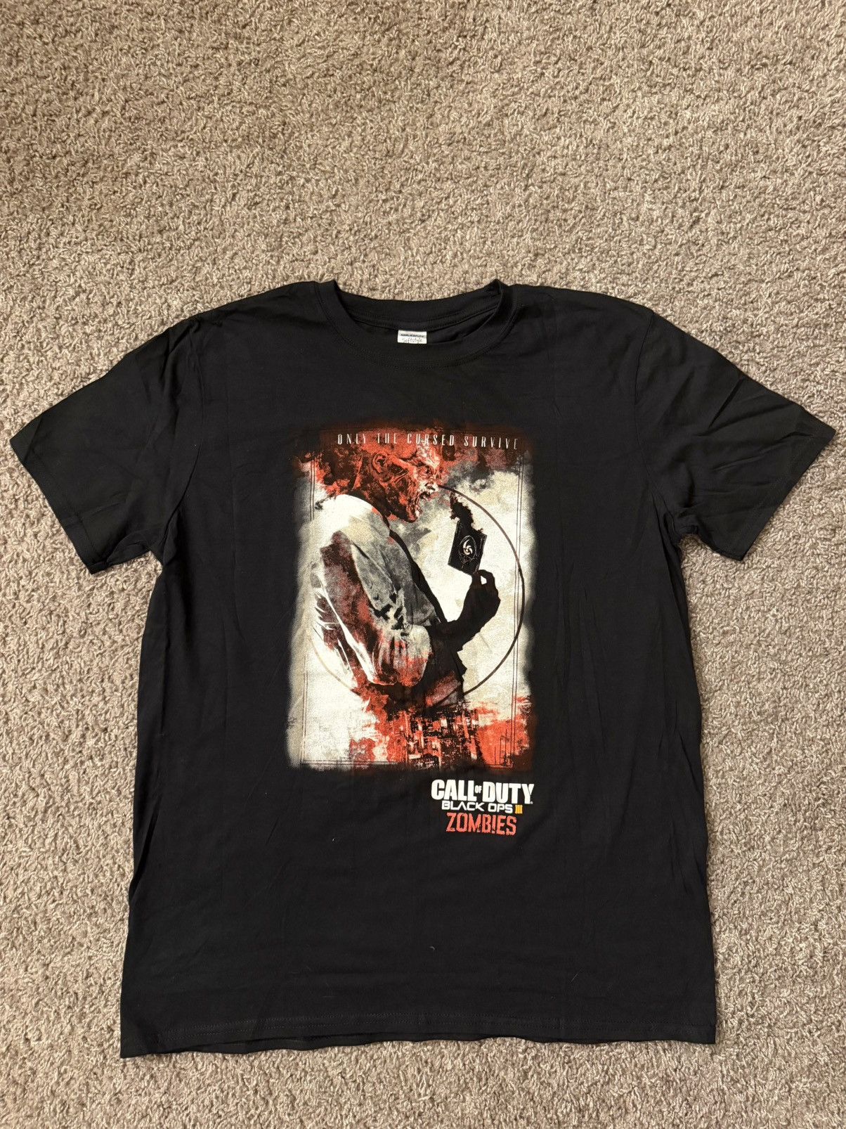 Gildan Vintage Call Of Duty Black Ops 3 Zombies UK Employee Horror Size US L / EU 52-54 / 3 - 1 Thumbnail