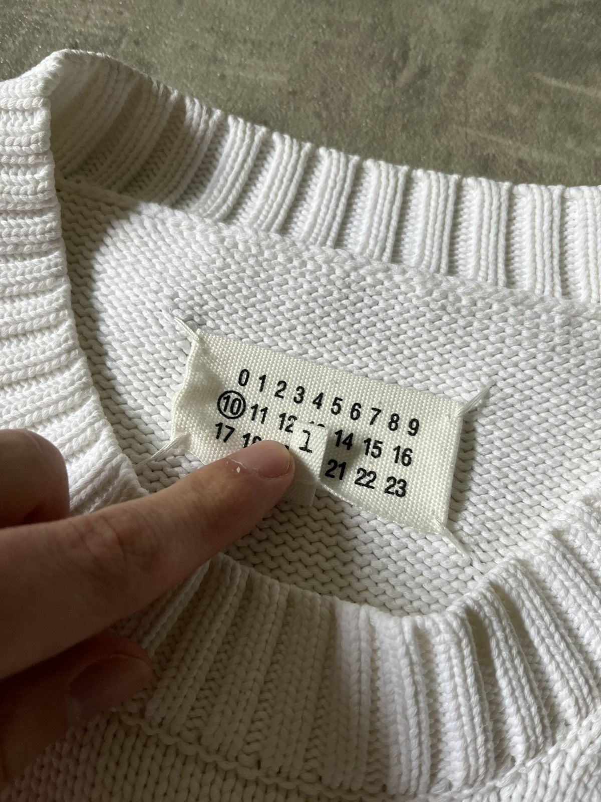 Maison Margiela Maison Margiela S/S 20 tag on chest white sweater rare Size US L / EU 52-54 / 3 - 16 Thumbnail