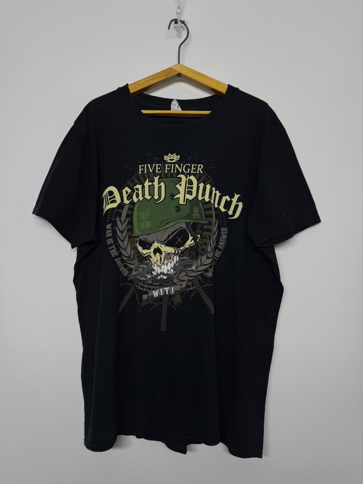 Gildan FIVE FINGER DEATH PUNCH OFFICIAL BAND CONCERT MUSIC T-SHIRT Size US L / EU 52-54 / 3 - 5 Thumbnail