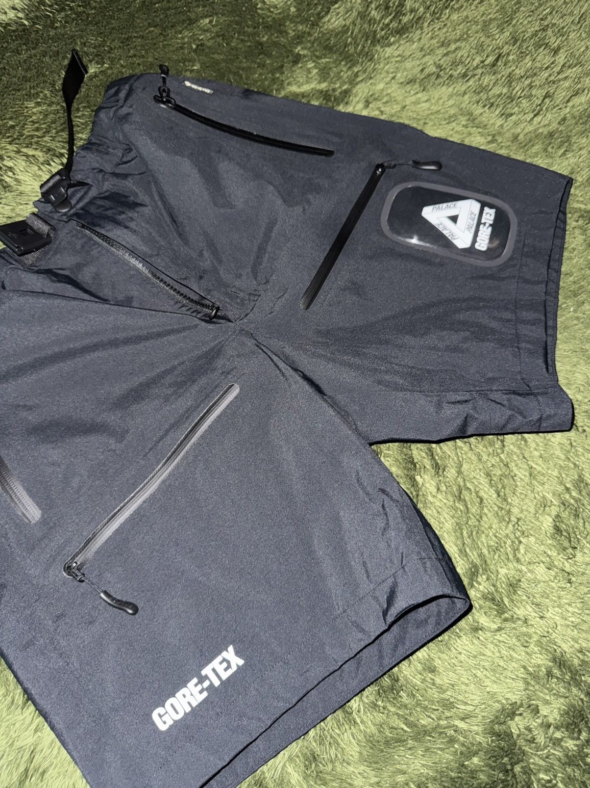 Palace [S] Palace Gore-Tex S-Tech Shorts Black 22SS Size US 32 / EU 48 - 6 Thumbnail