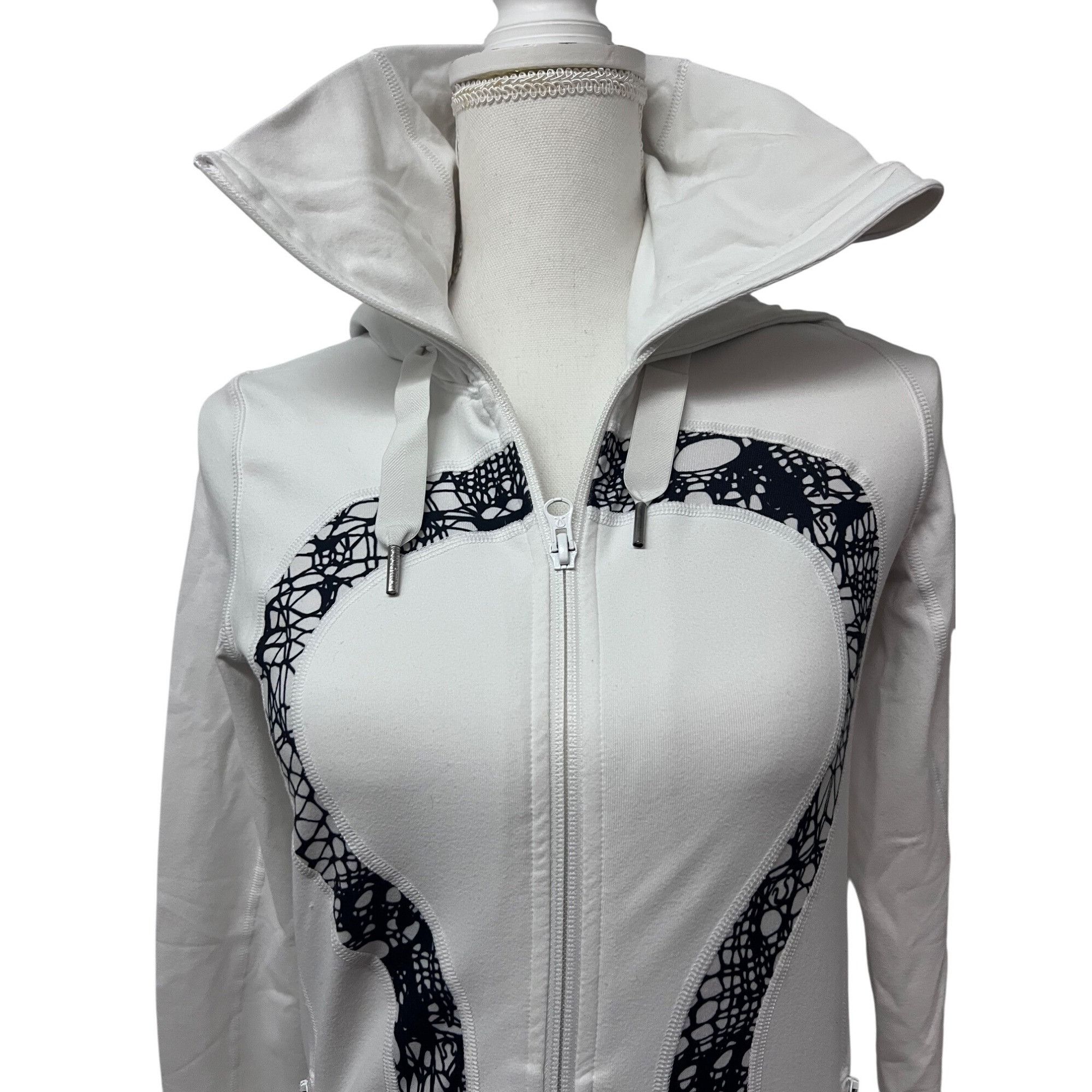 Lululemon Lululemon Womens White Scuba Hoodie Zip Up Jacket Sz 4 Zip P Size S / US 4 / IT 40 - 9 Thumbnail
