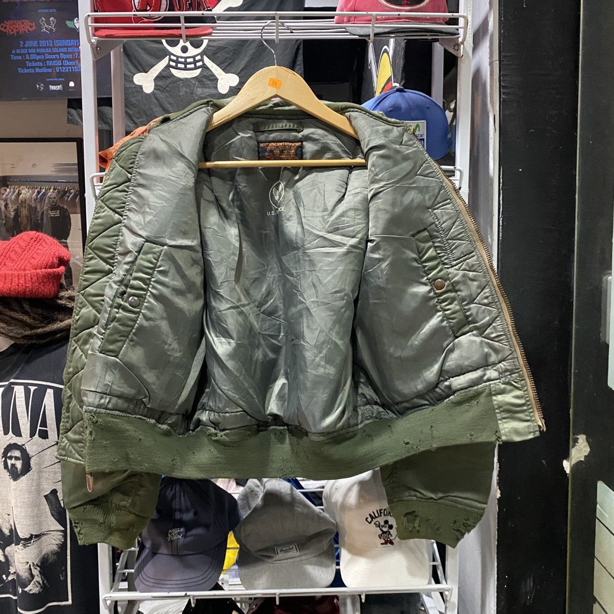 Alpha Industries Vintage MA-1 Alpha Industries Bomber Jacket "309th FTR SQDN" Size US M / EU 48-50 / 2 - 3 Thumbnail
