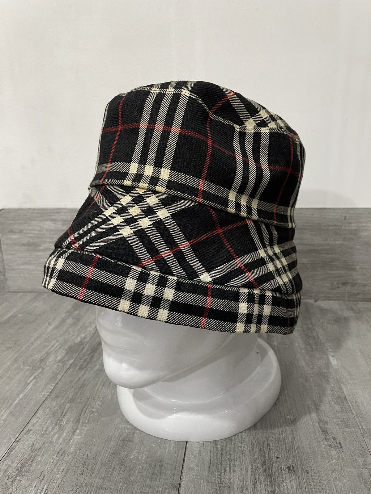Burberry 2000s destroy burberry novacheck bucket hat Size ONE SIZE - 2 Thumbnail