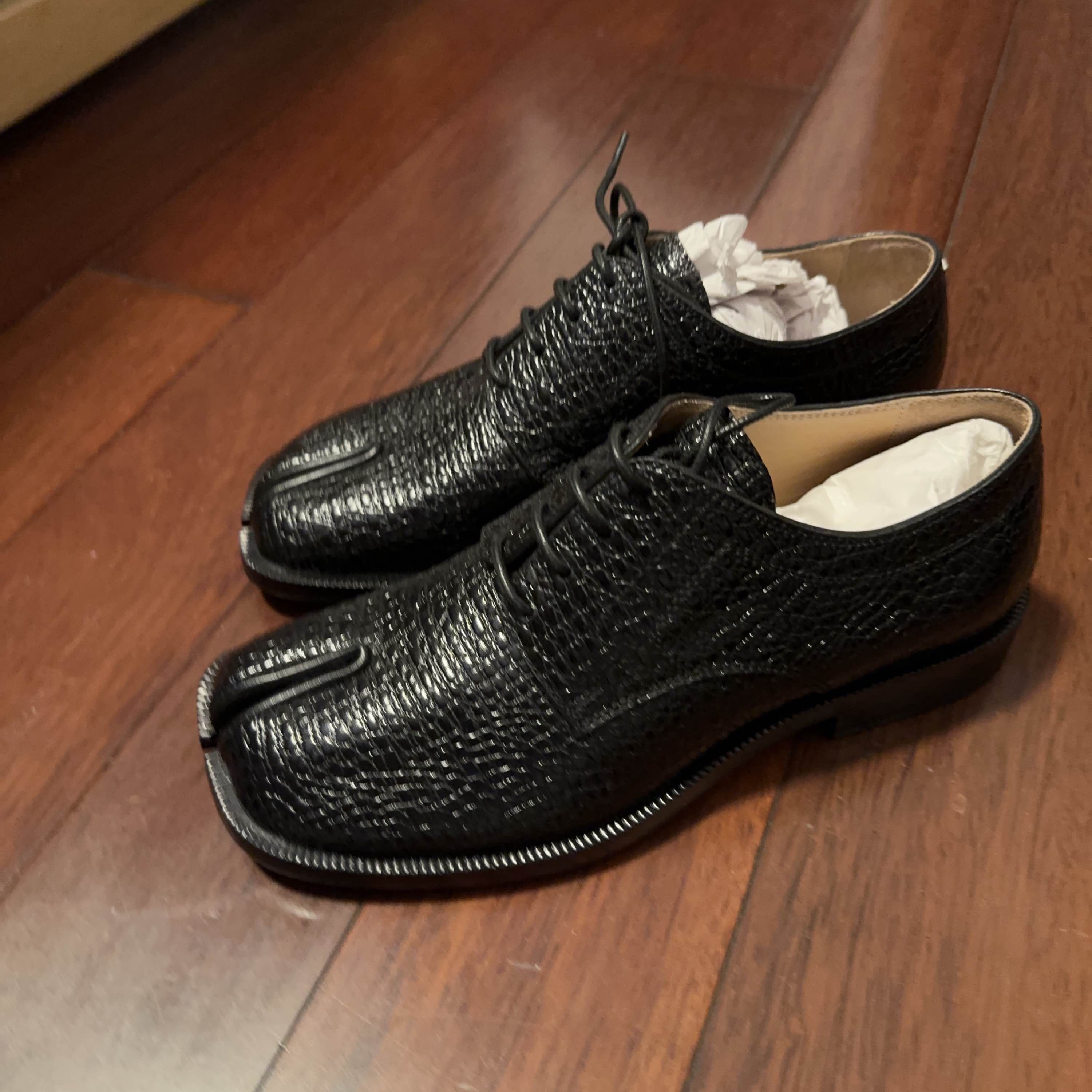 Maison Margiela Maison Margiela Textured Tabi Lace-Up Shoes Size 36 Size US 6 / IT 36 - 1 Thumbnail