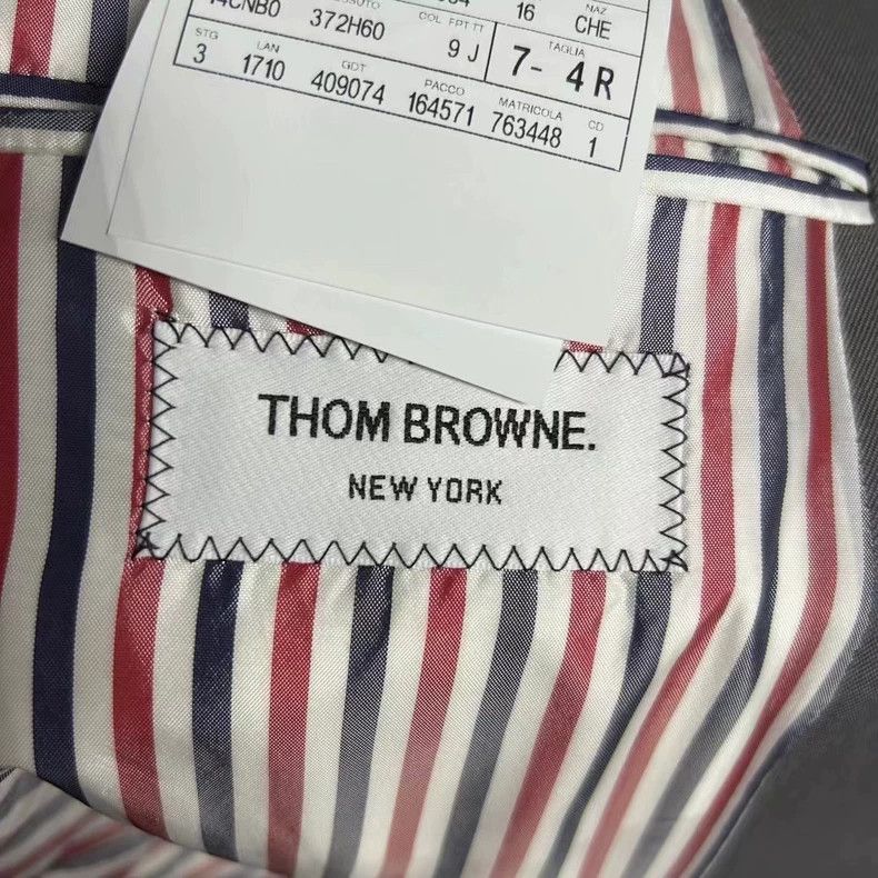 Thom Browne Thom browne The latest gray wool sleeve pattern logo suit j Size US XL / EU 56 / 4 - 5 Thumbnail