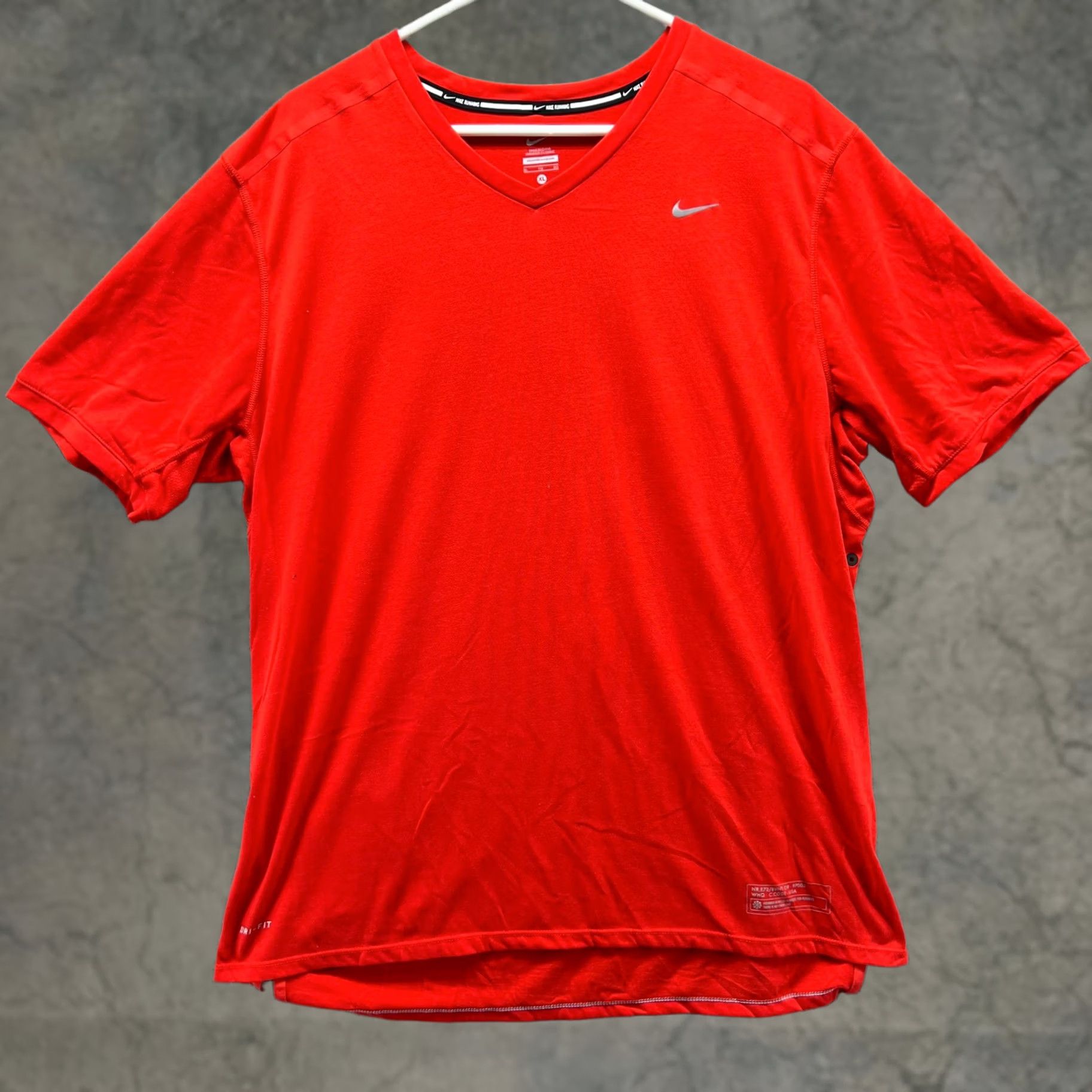 Nike VINTAGE Nike Shirt Mens XL Crimson Red Jersey Swoosh Logo V-Neck T-Shirt Sports Size US XL / EU 56 / 4 - 1 Thumbnail