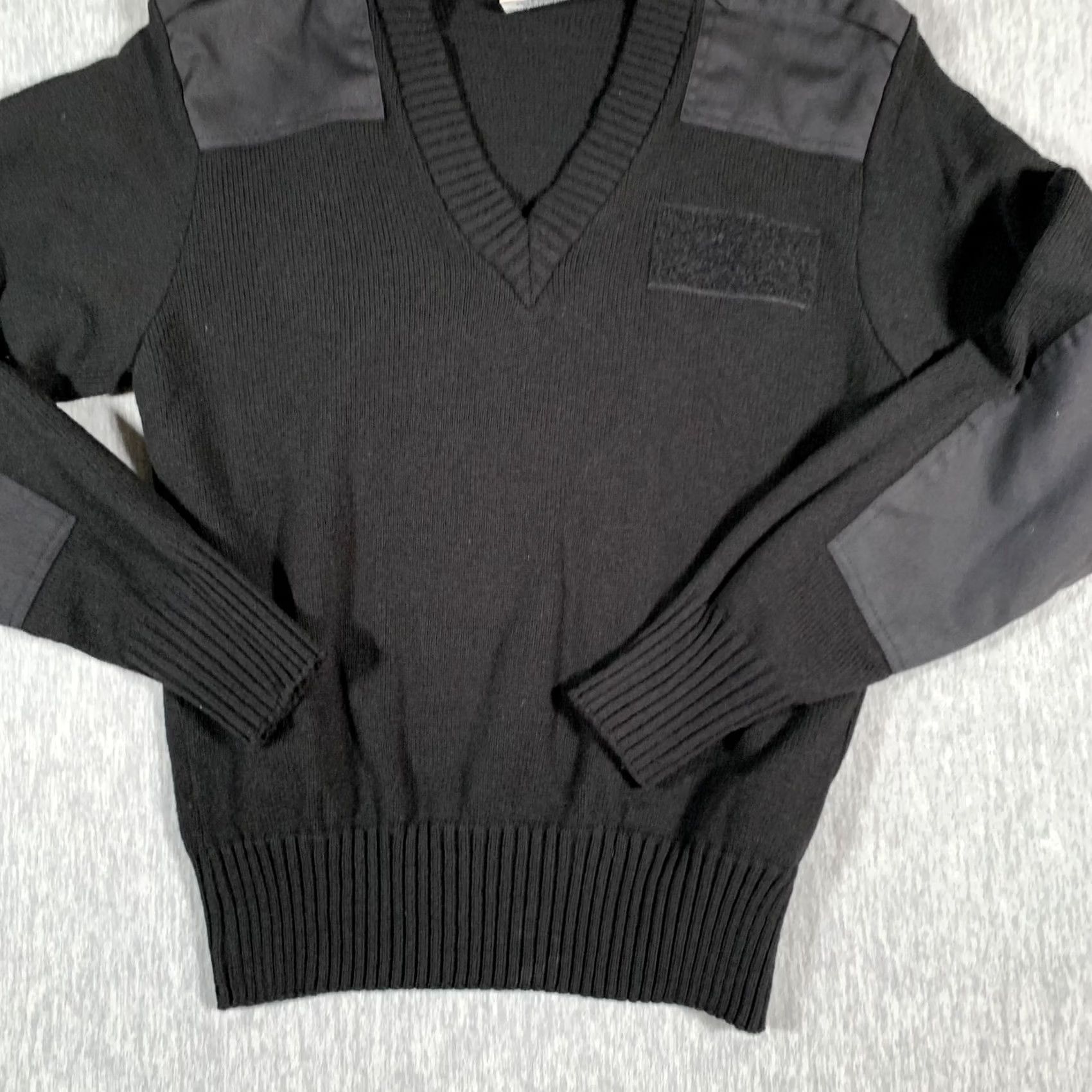 Commando Vintage Jack Young Sweater Mens Medium Black V-Neck Pullover Combat/Navy Knit 80s US Made Size US M / EU 48-50 / 2 - 3 Thumbnail