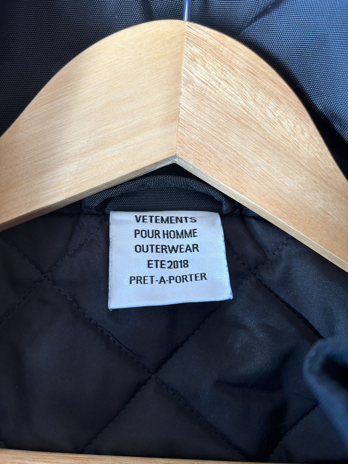 Vetements Dhl parka - Zurich variant Size US XS / EU 42 / 0 - 8 Thumbnail
