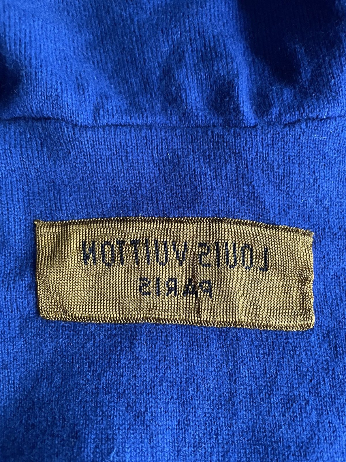 Louis Vuitton Louis Vuitton LVSE Embossed Logo Cashmere Hoodie Size US XL / EU 56 / 4 - 4 Thumbnail