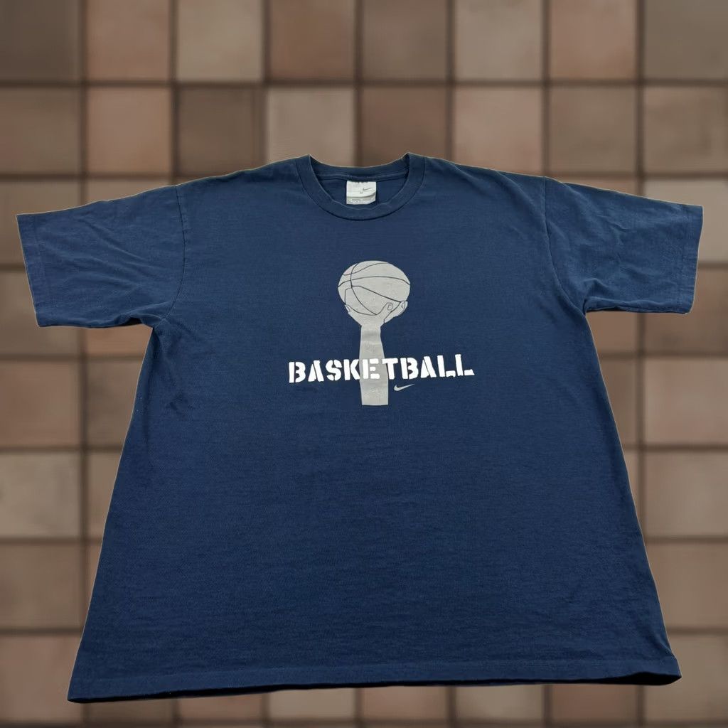 Nike VINTAGE Nike Shirt Mens M Blue Basketball Graphic Crew Neck Y2K Nike Shirt Mens M Blue Basketball Graphic Crew Neck Y2K Size US M / EU 48-50 / 2 - 1 Thumbnail