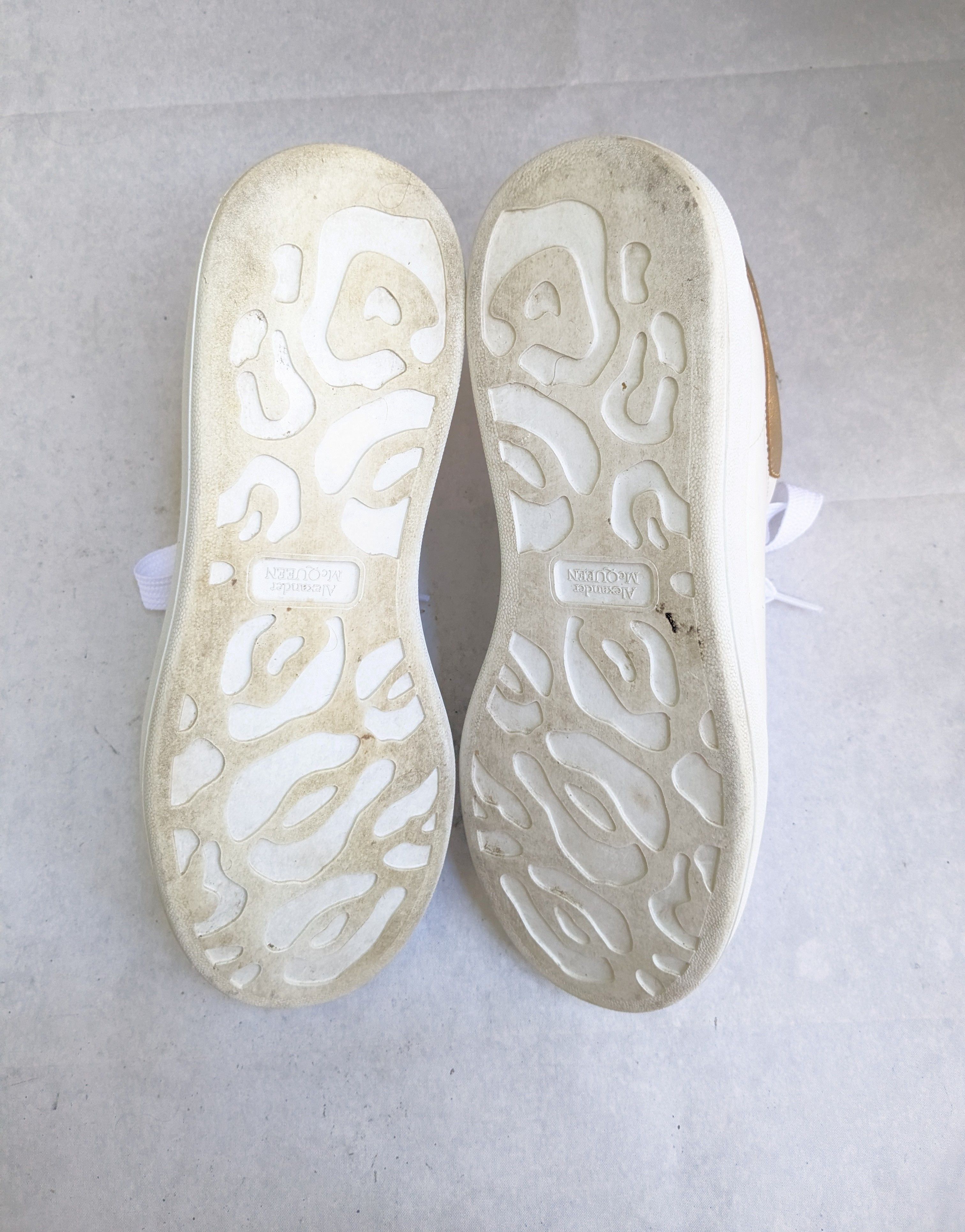 Alexander McQueen Alexander McQueen Oversized Larry Sneakers White Gold 12 45 Size US 12 / EU 45 - 16 Thumbnail