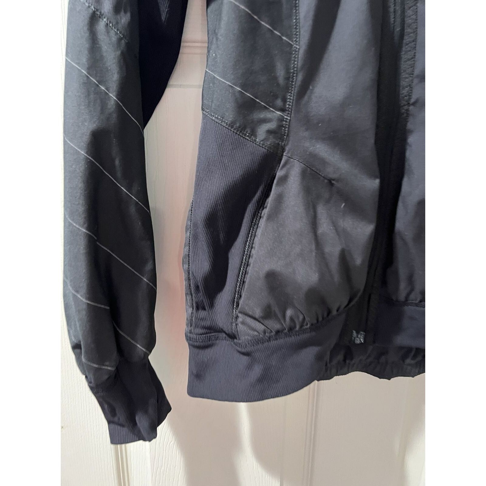 Lululemon Lululemon Run Bundle Up Liner Jacket Black Size 4 A001507 Size S / US 4 / IT 40 - 4 Thumbnail