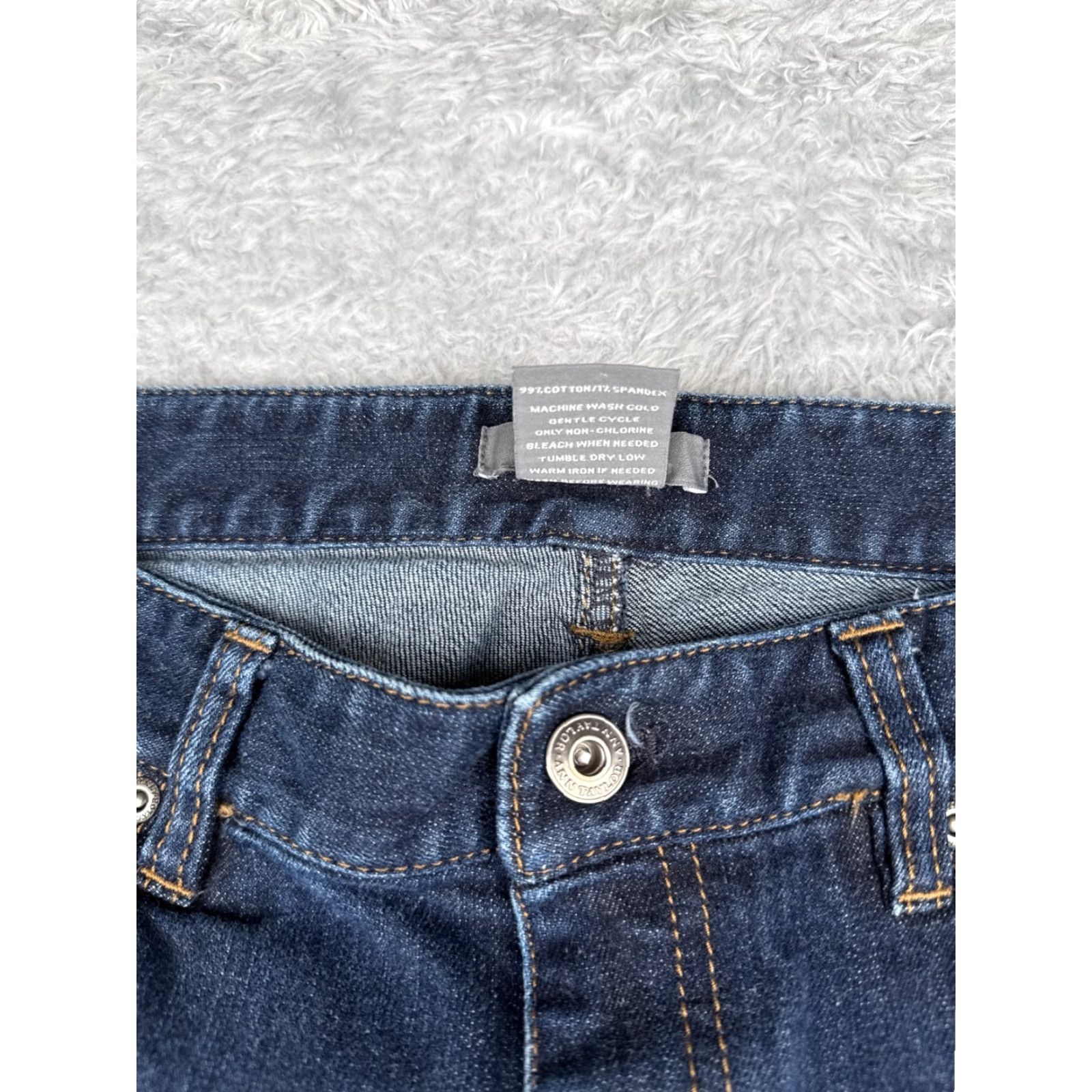 Ann Taylor VINTAGE Ann Taylor Women Jeans Straight Leg 12 Blue Denim Mid Rise 34x31 Distressed Embroidered Zipper Size 34" / US 12 / IT 48 - 7 Thumbnail