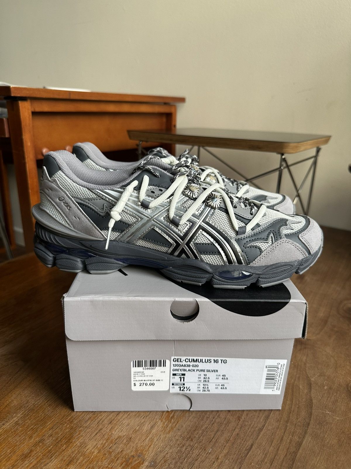 Asics ASICS x Toga Virilis Archive Cumulus 16 Size US 11 / EU 44 - 1 Thumbnail