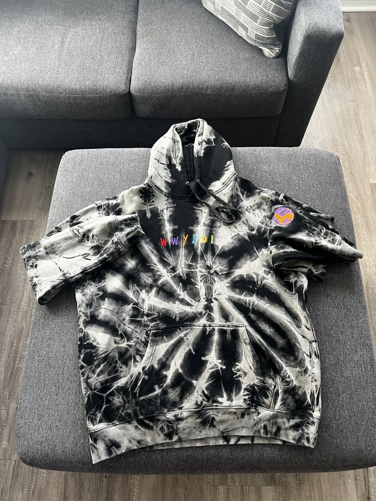 Worldwide Youth Worldwide Youth 2018 Hoodie size XXL Size US XXL / EU 58 / 5 - 1 Thumbnail