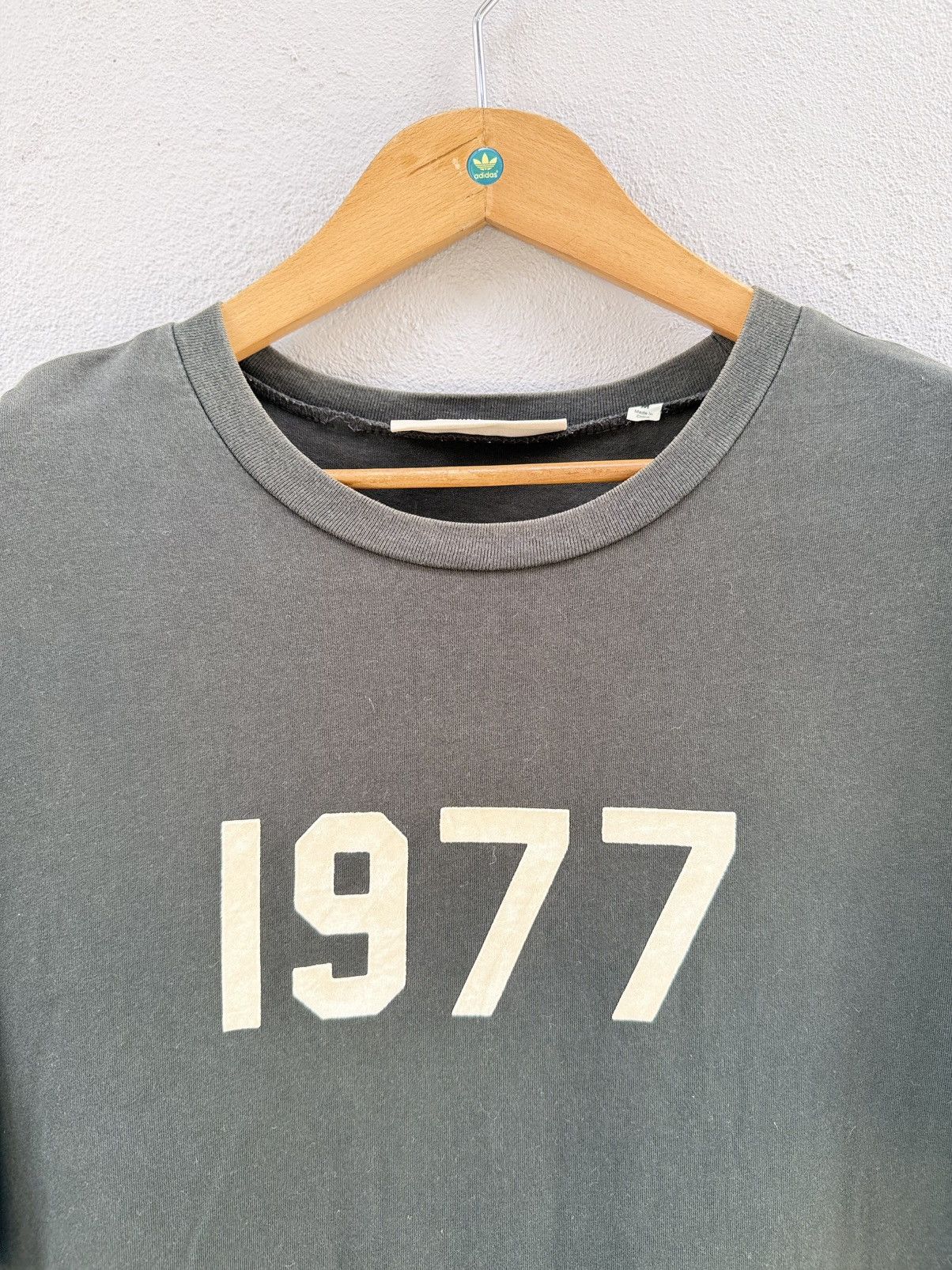 Fear of God Thrashed 1977 Essentials Fear Of God Sun Faded Grunge Tee Size US L / EU 52-54 / 3 - 2 Thumbnail