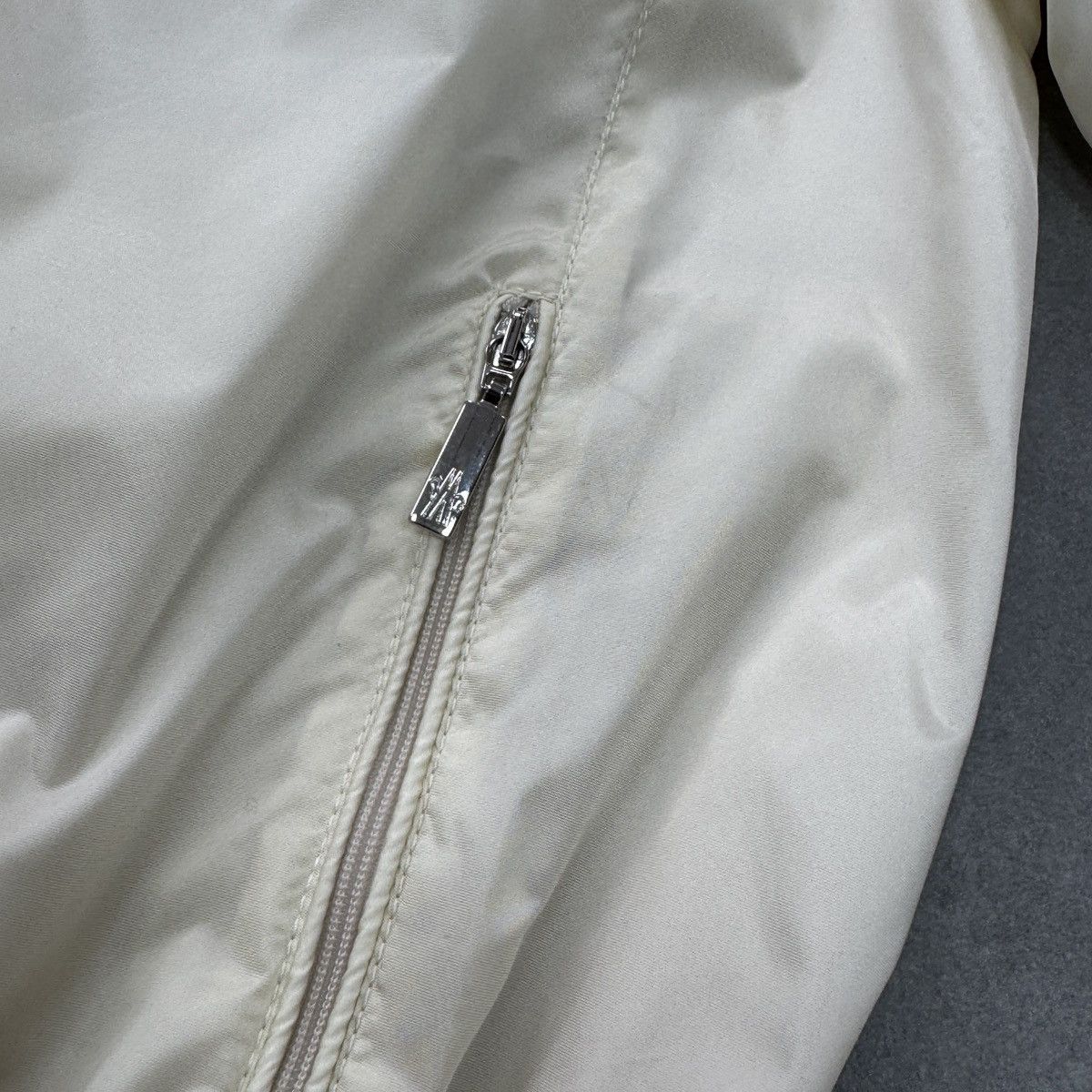 Moncler Authentic Moncler Piren Women Jacket Size 0 (S) Size S / US 4 / IT 40 - 7 Thumbnail