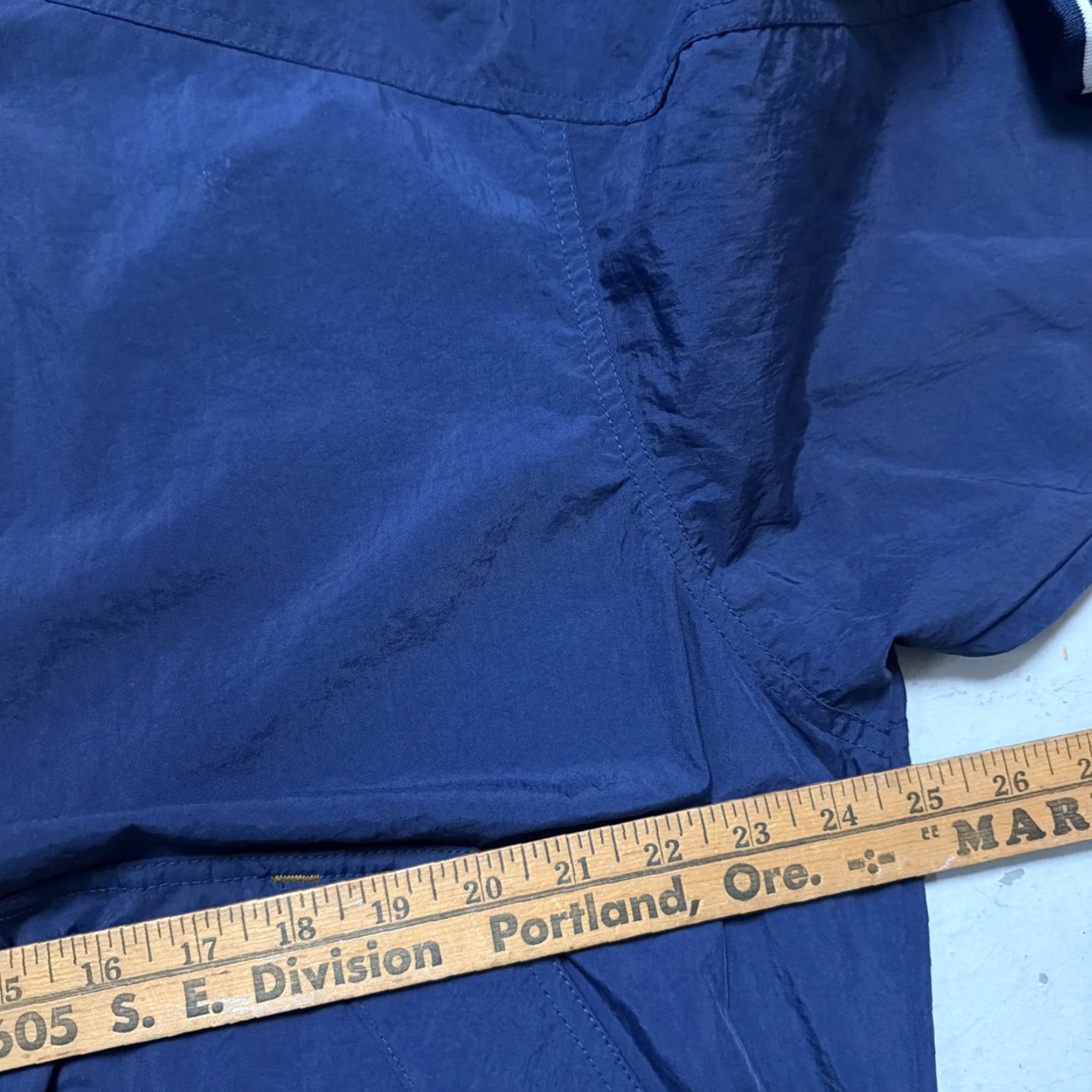 Nike VINTAGE Nike Windbreaker Jacket Unisex Adults L Blue 90s Swoosh Center 1990s Pullover Cambered Check Sports Warm Up Shirt Size US L / EU 52-54 / 3 - 5 Thumbnail