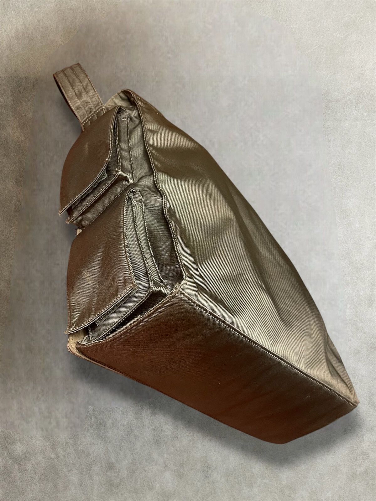 Helmut Lang 1999 Helmut Lang nylon cargo pockets crossbody messenger bag Size ONE SIZE - 9 Thumbnail