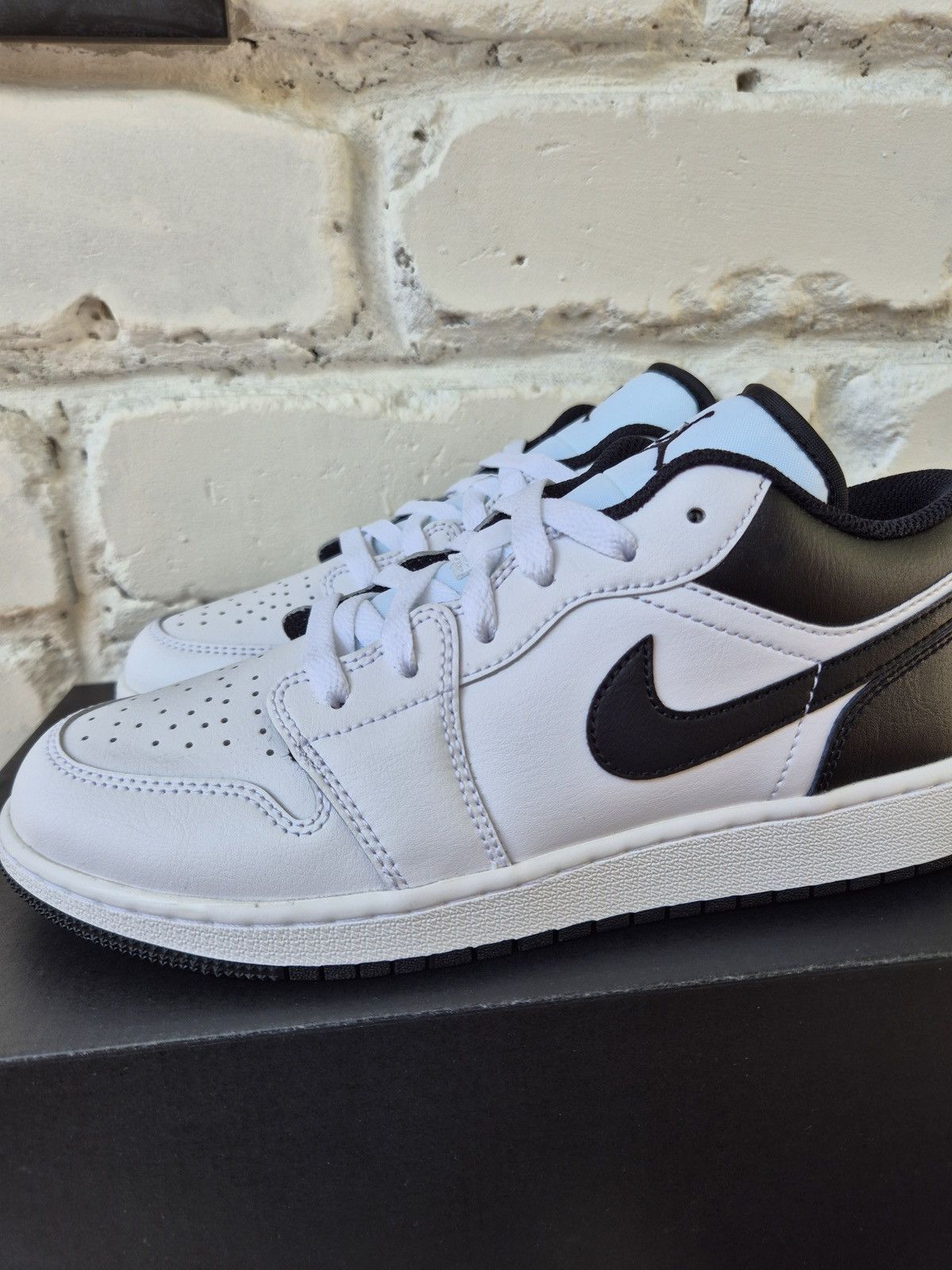 Jordan Brand Nike Air Jordan 1 Low White Black (553560-132) 38.5 EU Size US 7.5 / IT 37.5 - 8 Thumbnail