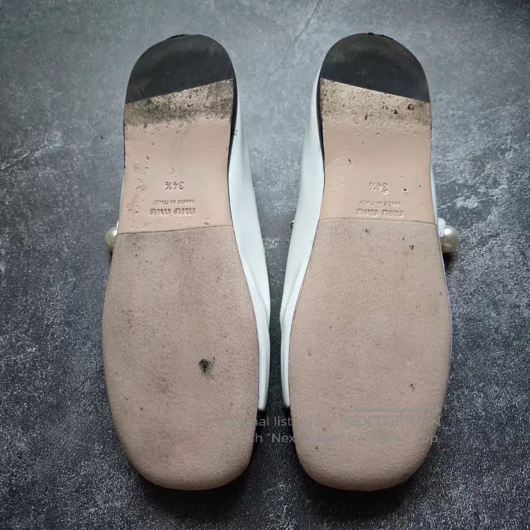 Miu Miu Miu Miu Patent leather flat Mary Jane shoes with pearl buc Size US 4 / IT 34 - 7 Thumbnail