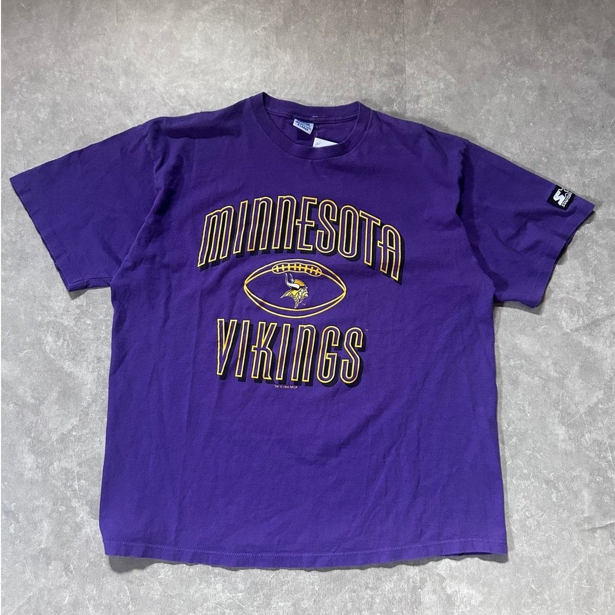 Starter 90s Vintage Minnesota Vikings Starter Purple T Shirt Size XL Size US XL / EU 56 / 4 - 1 Thumbnail