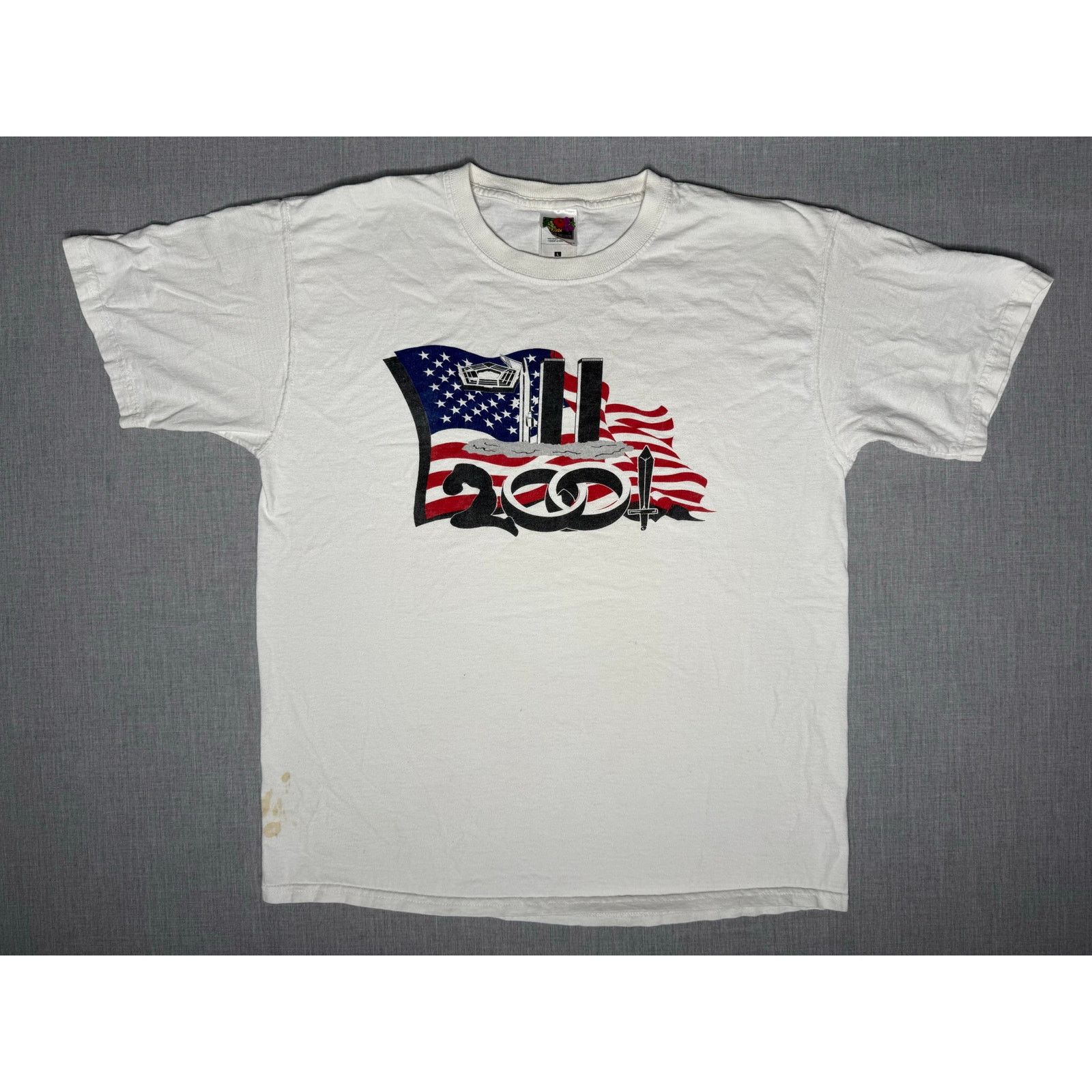 Fruit Of The Loom × Vintage Vintage Y2K 9/11 USA Flag Memorial T-shirt Large Size US L / EU 52-54 / 3 - 1 Thumbnail