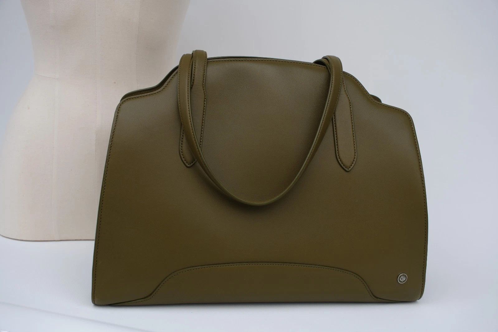 Loro Piana NEW Loro Piana Extra-Large Leather Tote Bag in Olive Green Size ONE SIZE - 1 Thumbnail