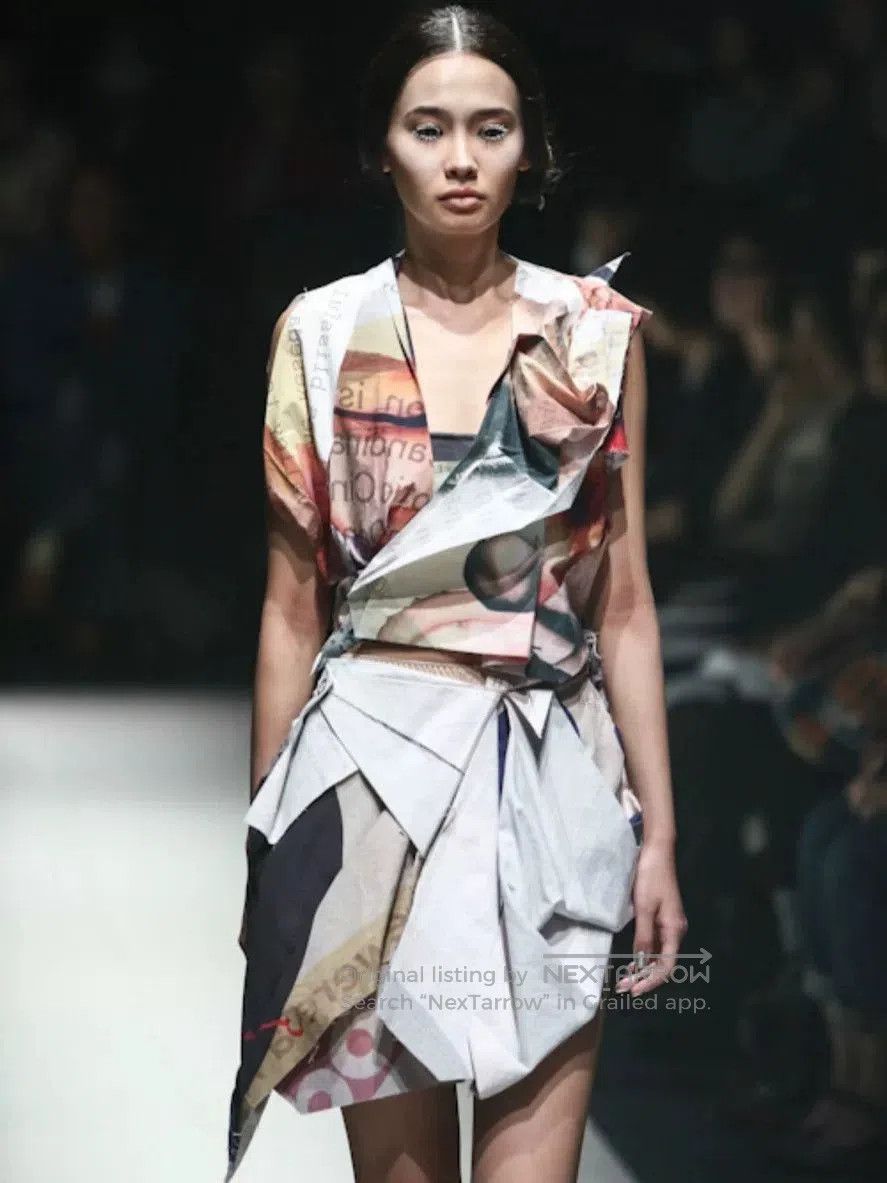 Nozomi Ishiguro Nozomi Ishiguro 2013SS Asymmetrical Portrait Top. Size S / US 4 / IT 40 - 9 Thumbnail