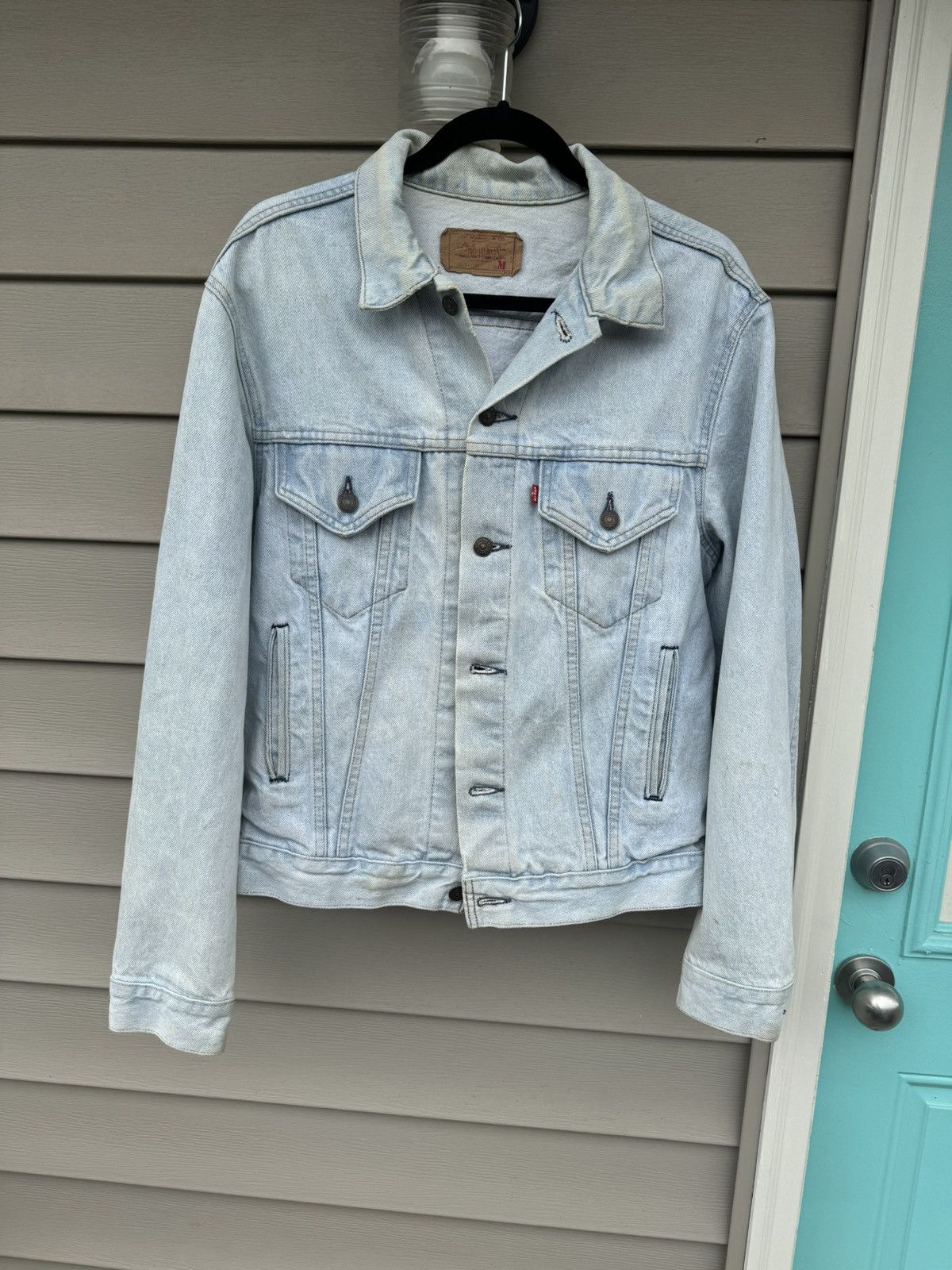 NWT Levi’s Bleach Trucker outlet Denim Jacket