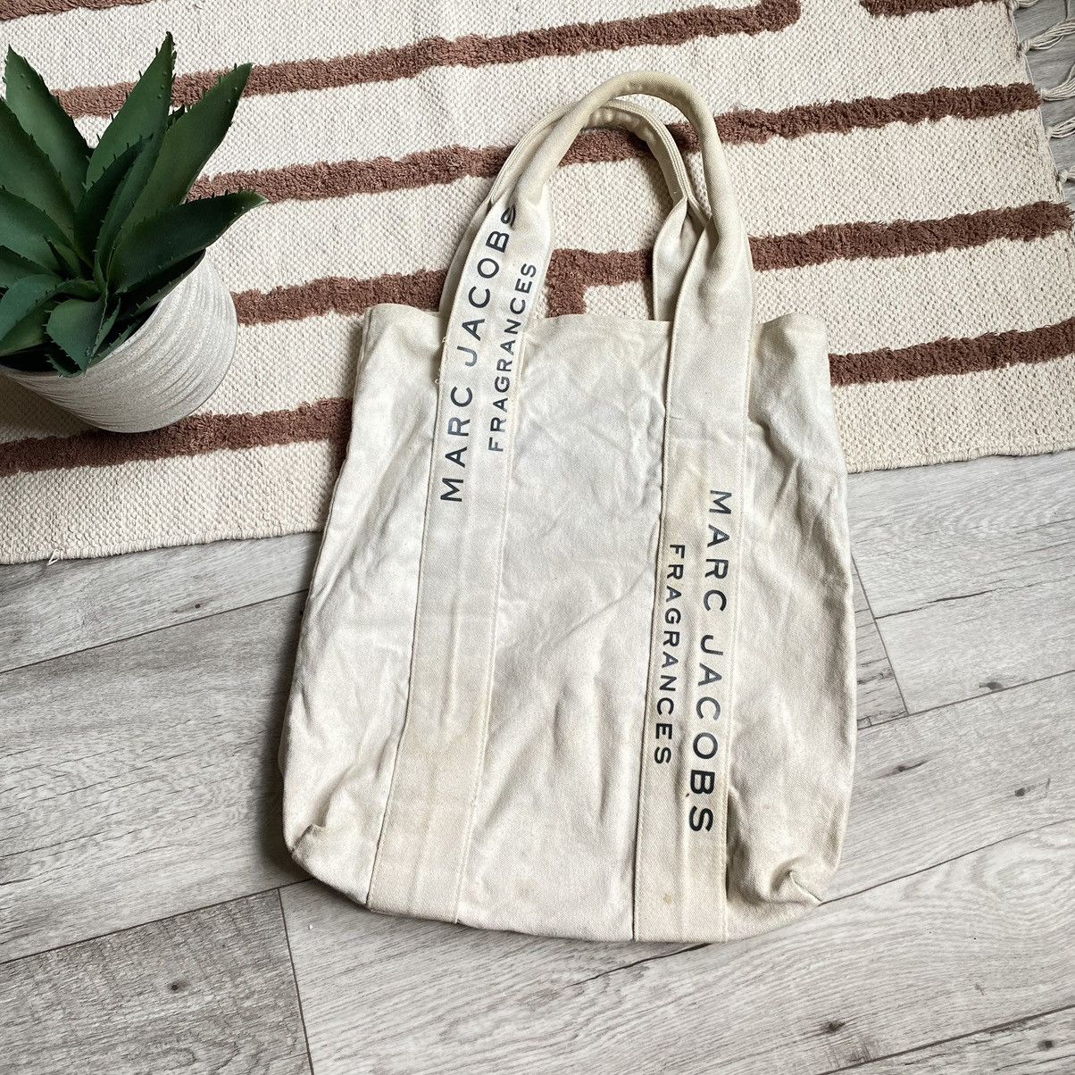 Marc by Marc Jacobs MARC JACOBS FRAGRANCES SANDY TOTE BAG SHOPPER Size ONE SIZE - 2 Thumbnail