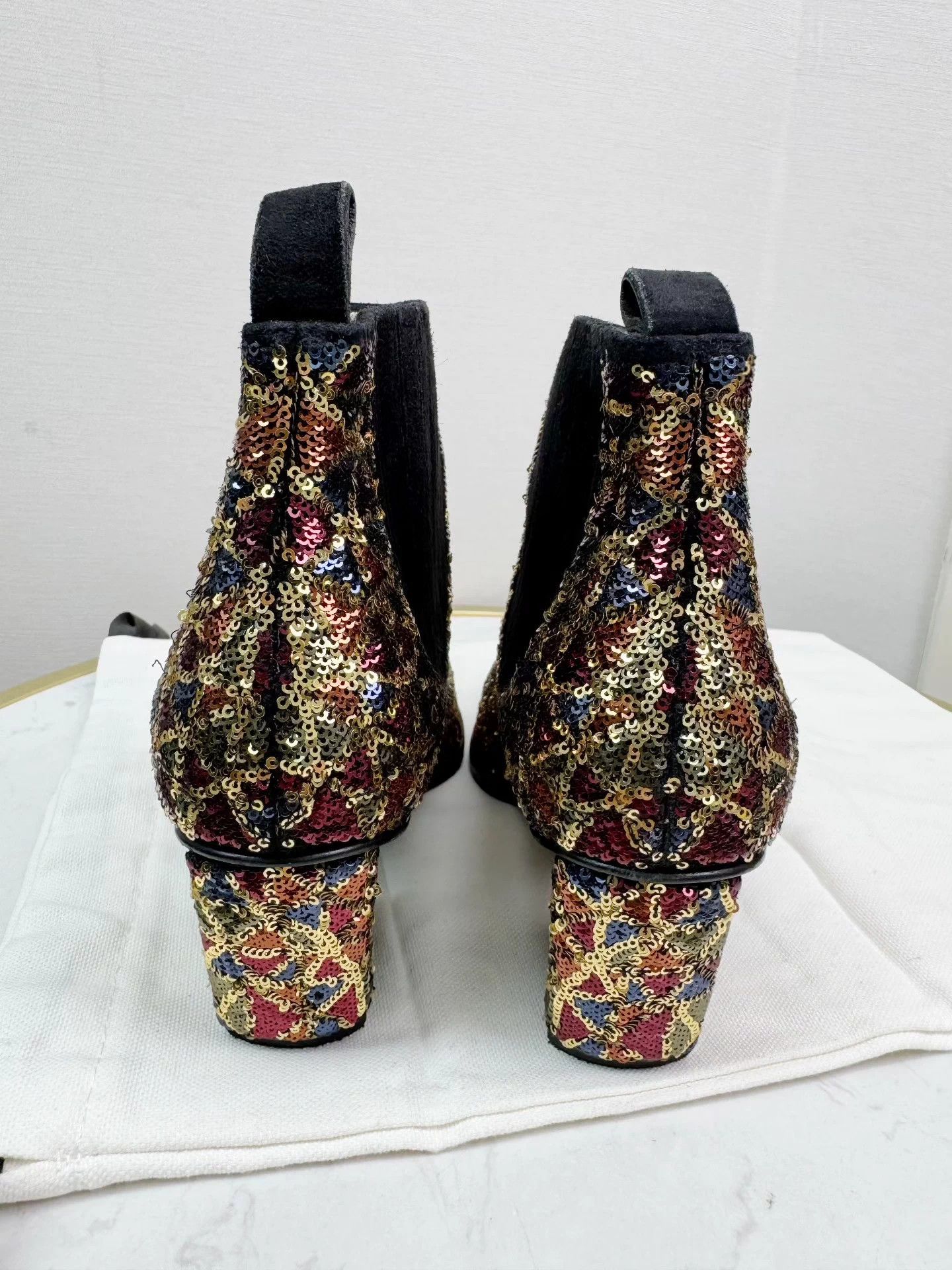 Roger Vivier RV Sequin Boots 36 Worn 2-3x Cleaned Size US 5 / IT 35 - 7 Thumbnail