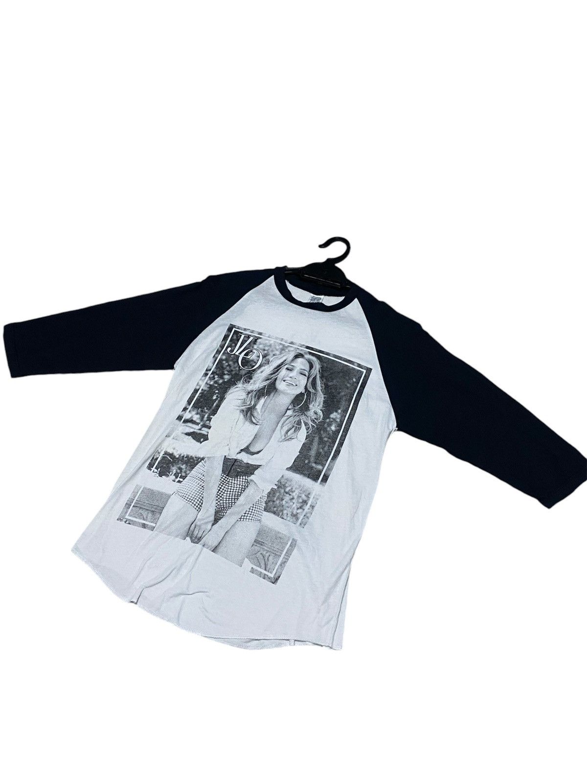 Band Tees J.LO its my party tour raglan black & white Size US S / EU 44-46 / 1 - 1 Thumbnail